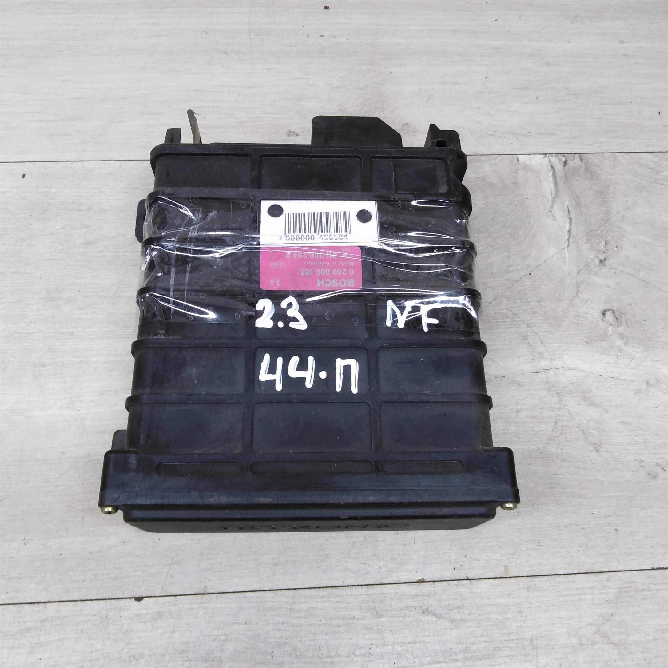 Блок управления двигателем Audi 80 B3 (арт. 76921)