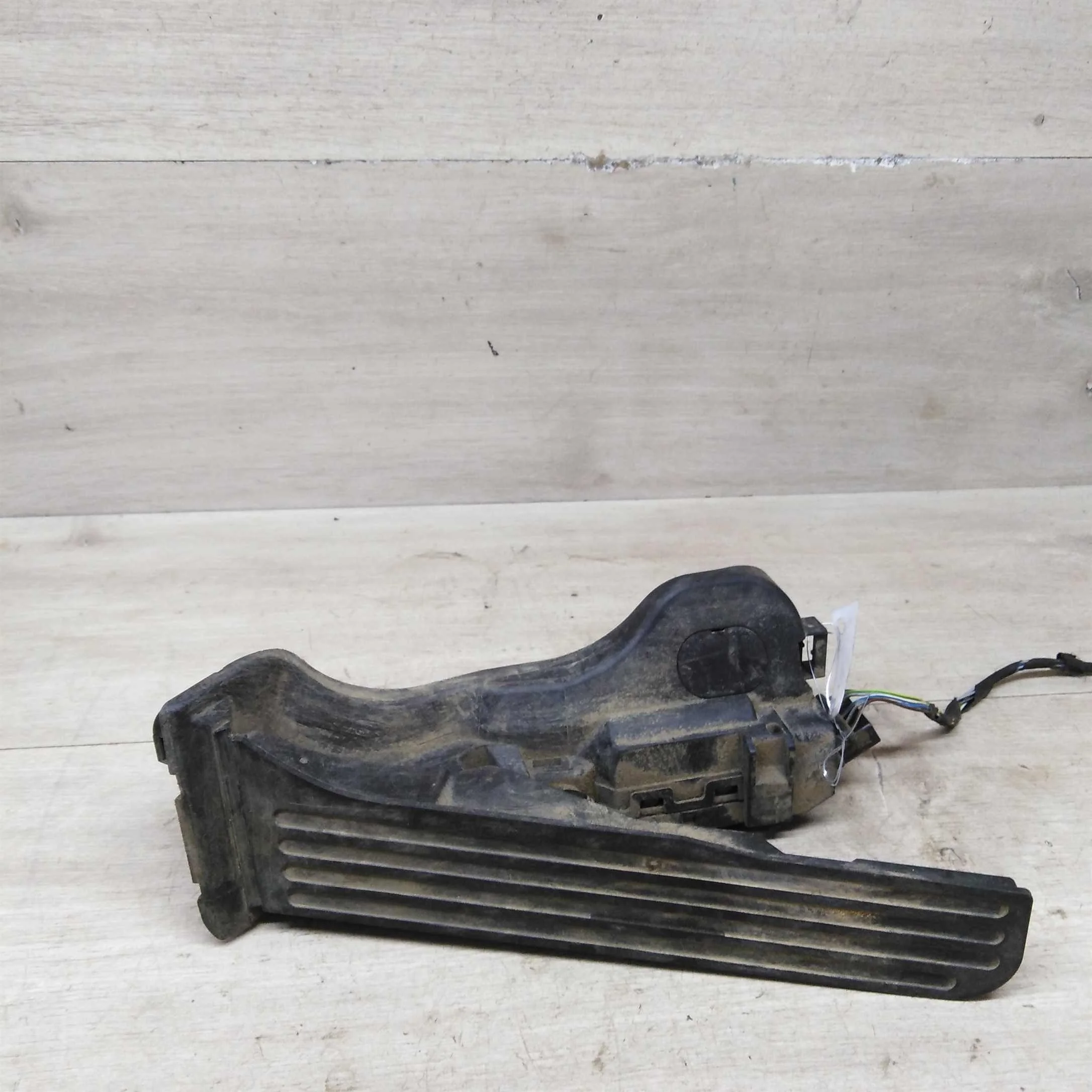 Педаль газа 2.0i bvy Volkswagen Passat B6 (арт. 77145)