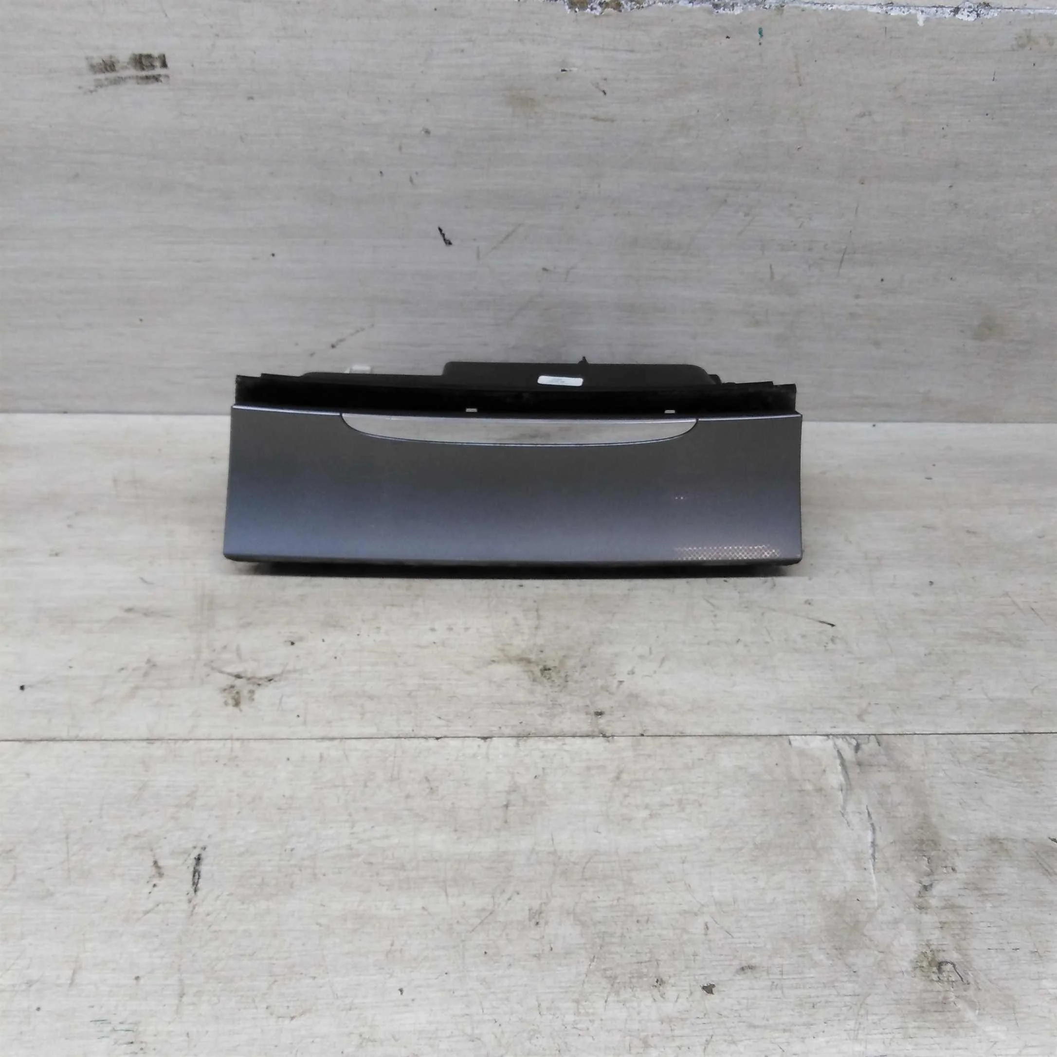 Пепельница передняя  Volkswagen Passat B6 (арт. 77238)