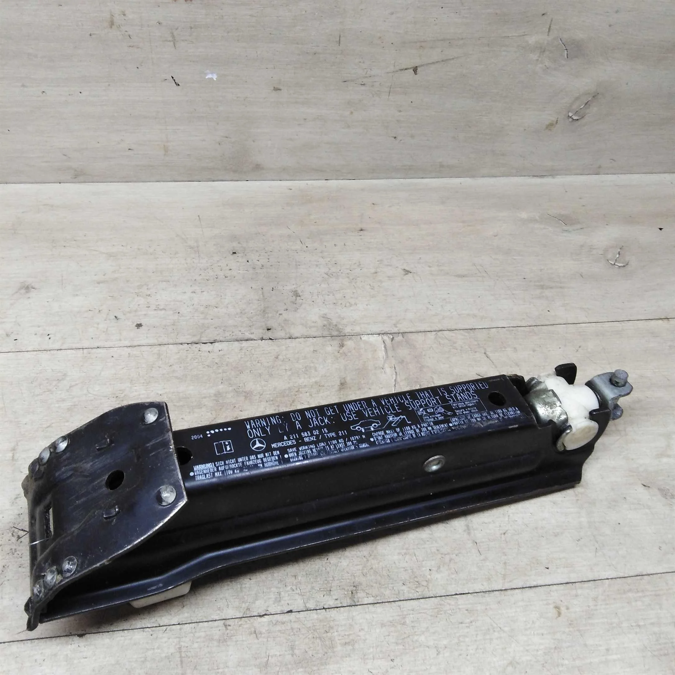 Домкрат Volkswagen Passat B5 Audi A4 B5 Audi A6 C5 mercedes w211 Mazda 6 GG Skoda Superb I     (арт. 79987)