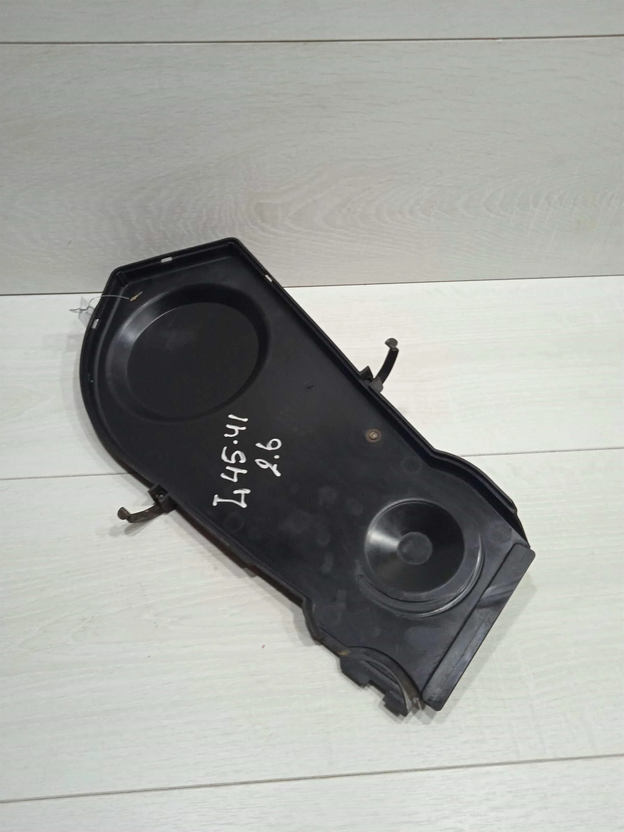 Кожух ГРМ левой крышка 2.6i Audi 100 C4 Audi A6 C4 (арт. 81553)