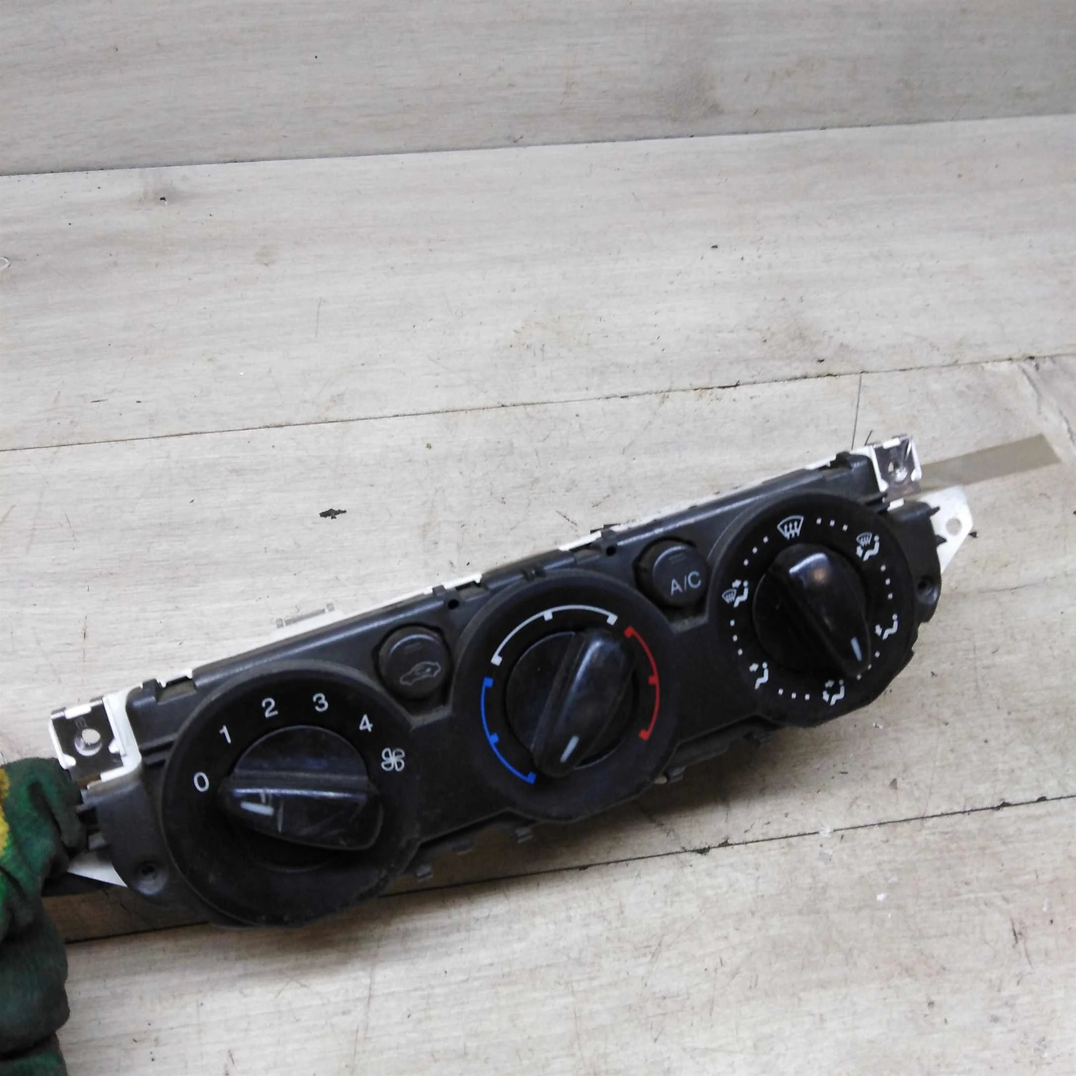 Блок управления печкой и кондиционером Ford Focus 2 (арт. 82611)