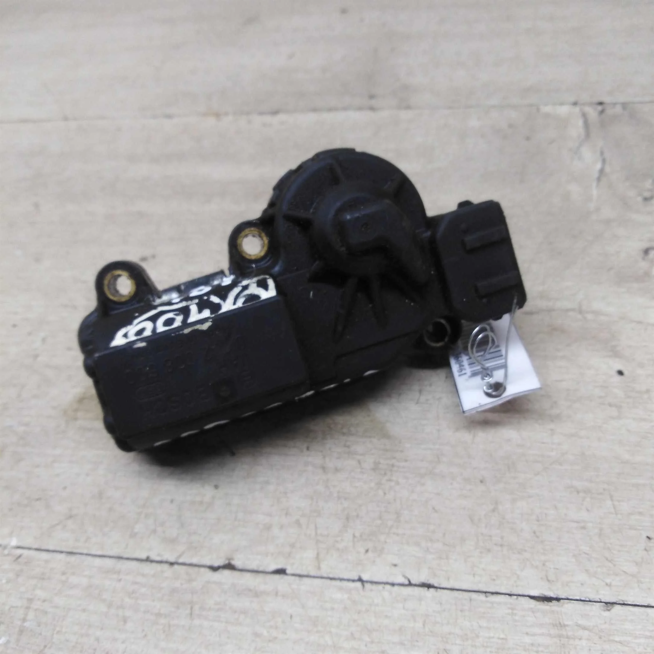 Датчик холостого хода Volkswagen Passat B3 Audi 80 B3 Audi 80 B4 Audi 100 C4 Volkswagen Passat B4 Volkswagen Golf 3 (арт. 82696)