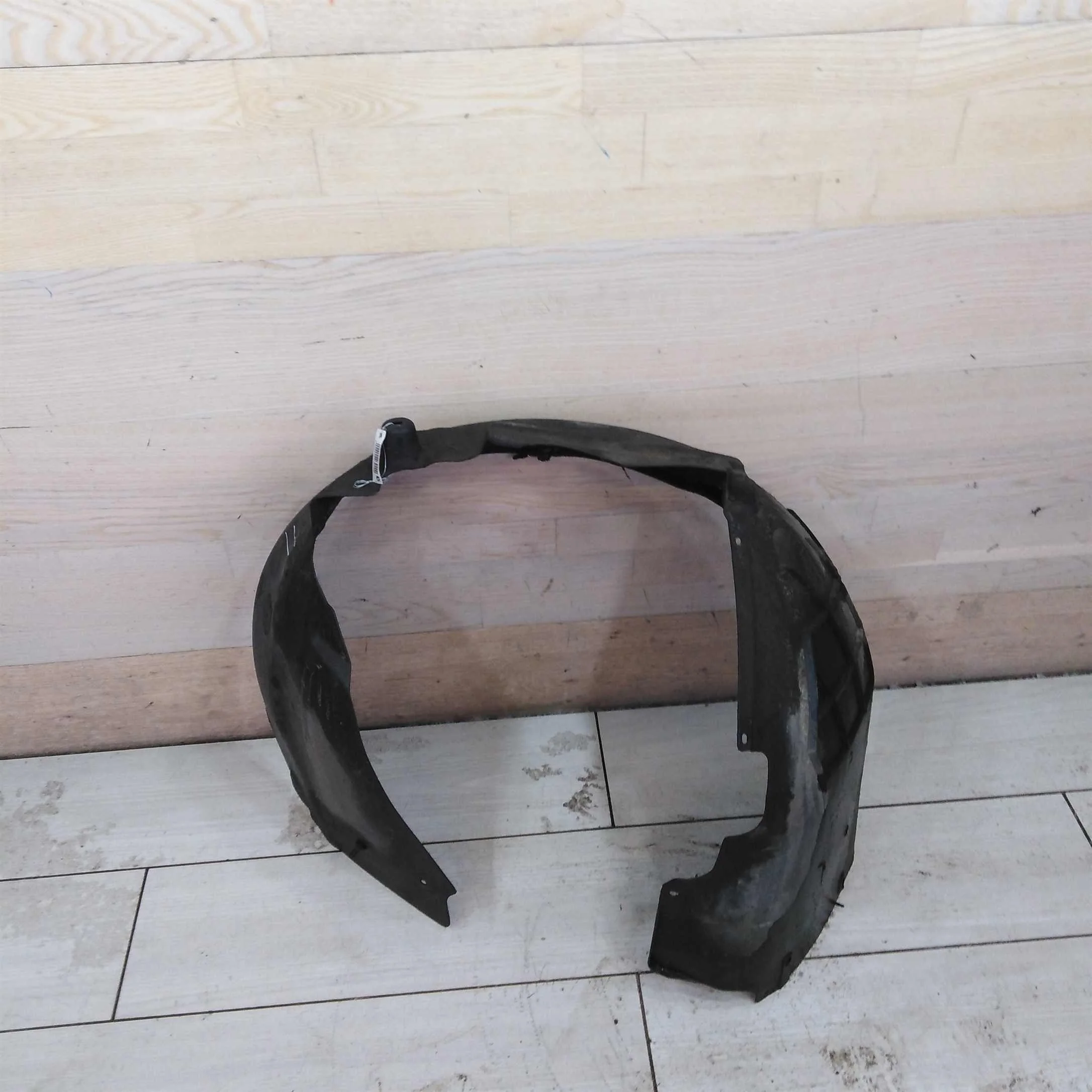 Защита подкрылок передний левый локер Audi A4 B6 (арт. 82925)