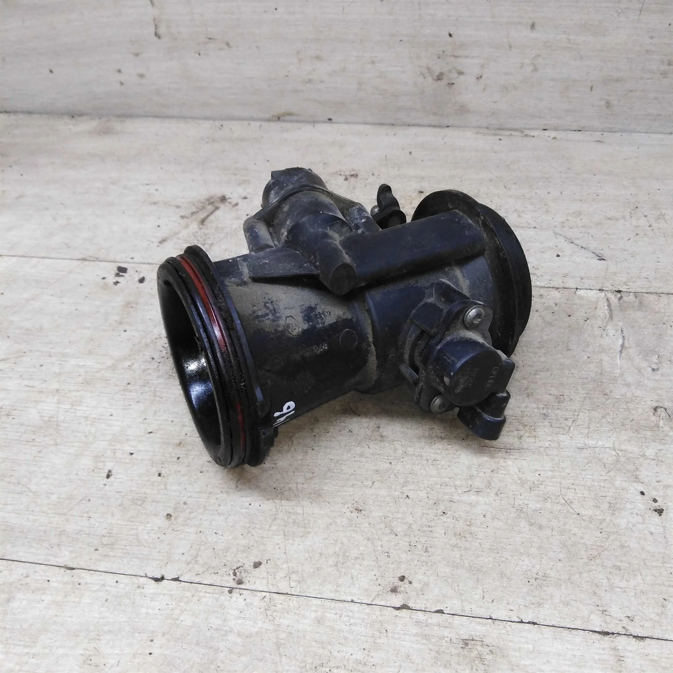 Дроссельная заслонка 1.4i Renault logan I  бу (арт. 83449)