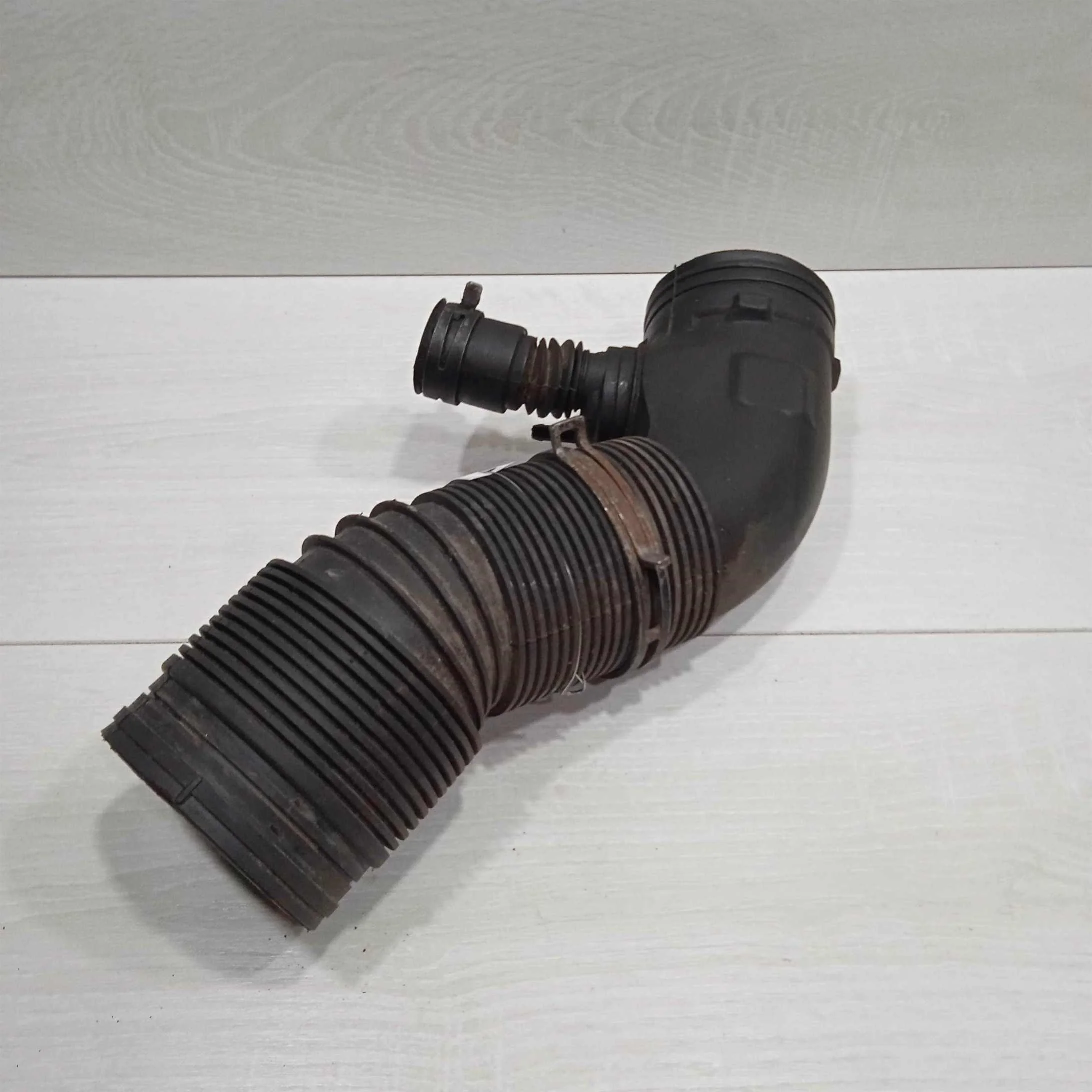 Гофра воздуховода 1.6i Volkswagen Golf 4 Volkswagen Bora   (арт. 84243)