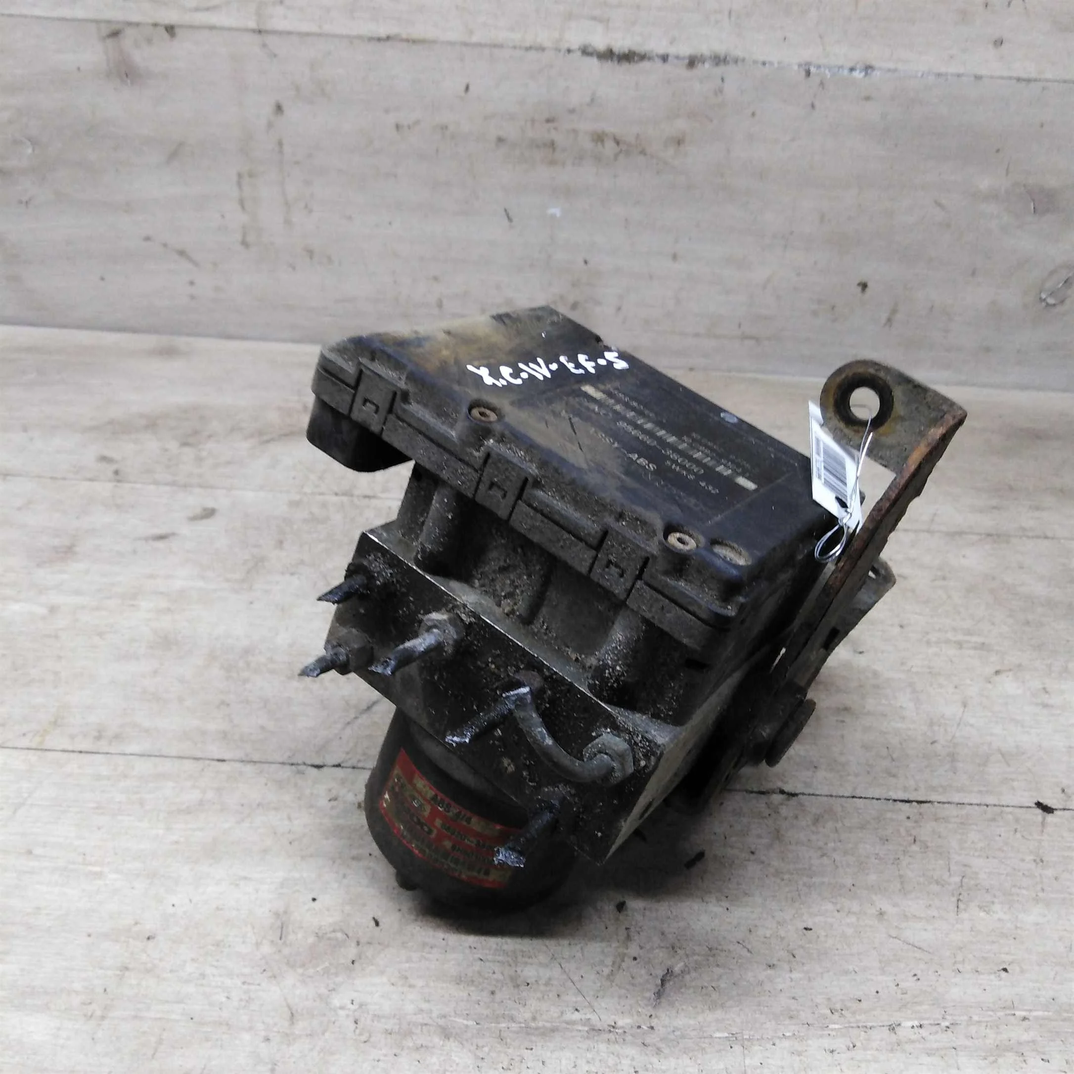 Блок ABS 2.4 Hyundai Sonata 4 (EF)  (арт. 84575)