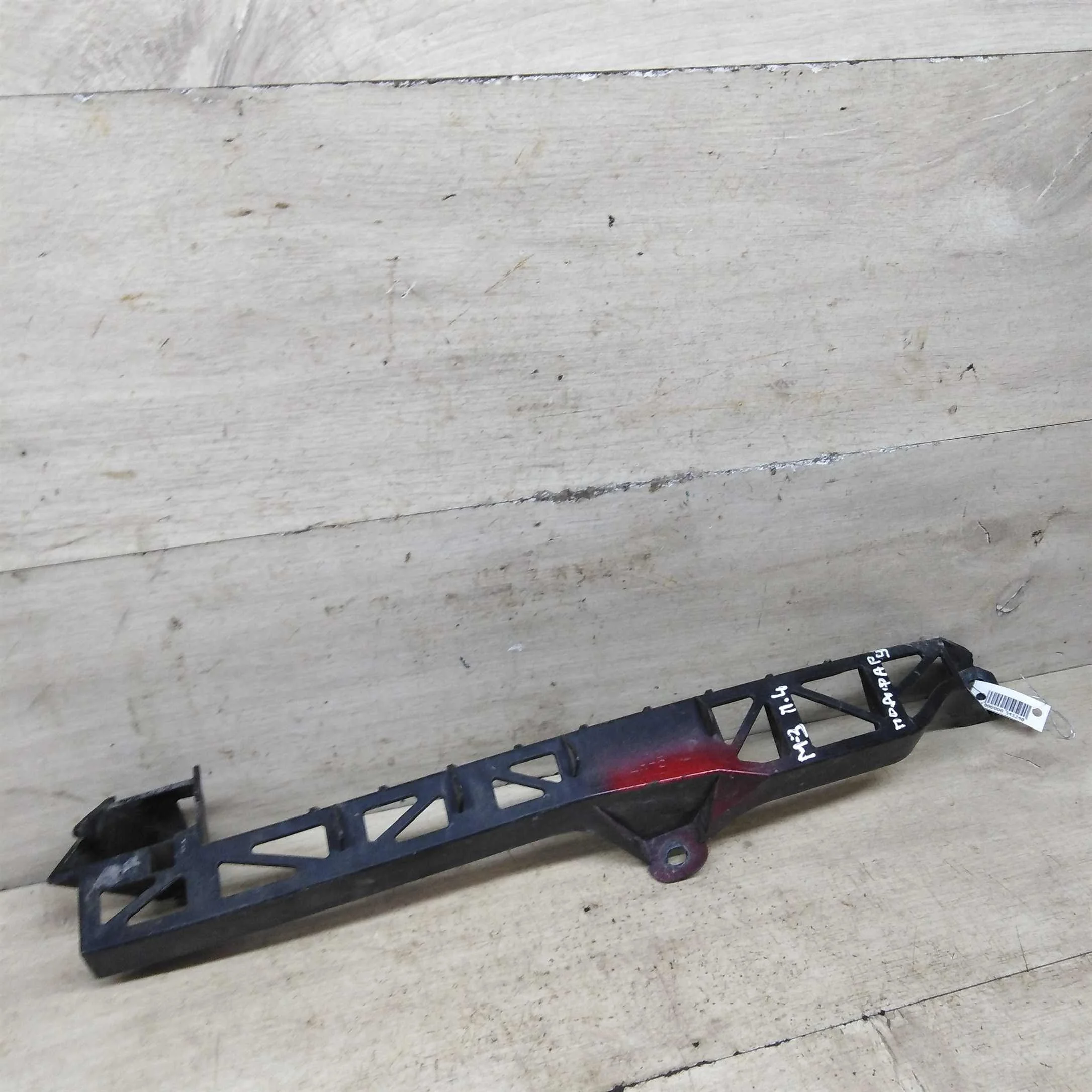 Кронштейн левый под фару Mazda 3 BK (арт. 85371)