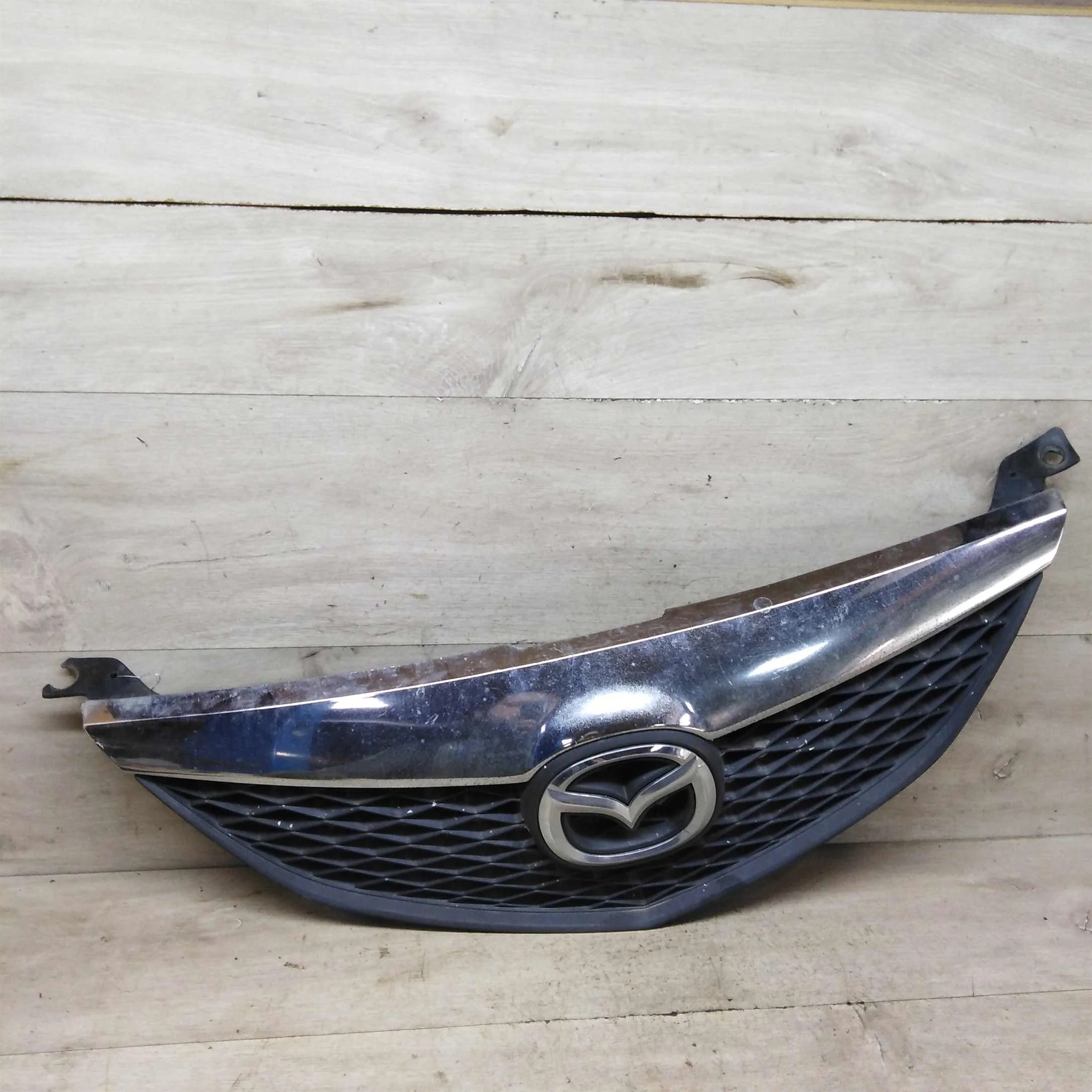 Решетка радиатора Mazda 6 до рест (арт. 85685)