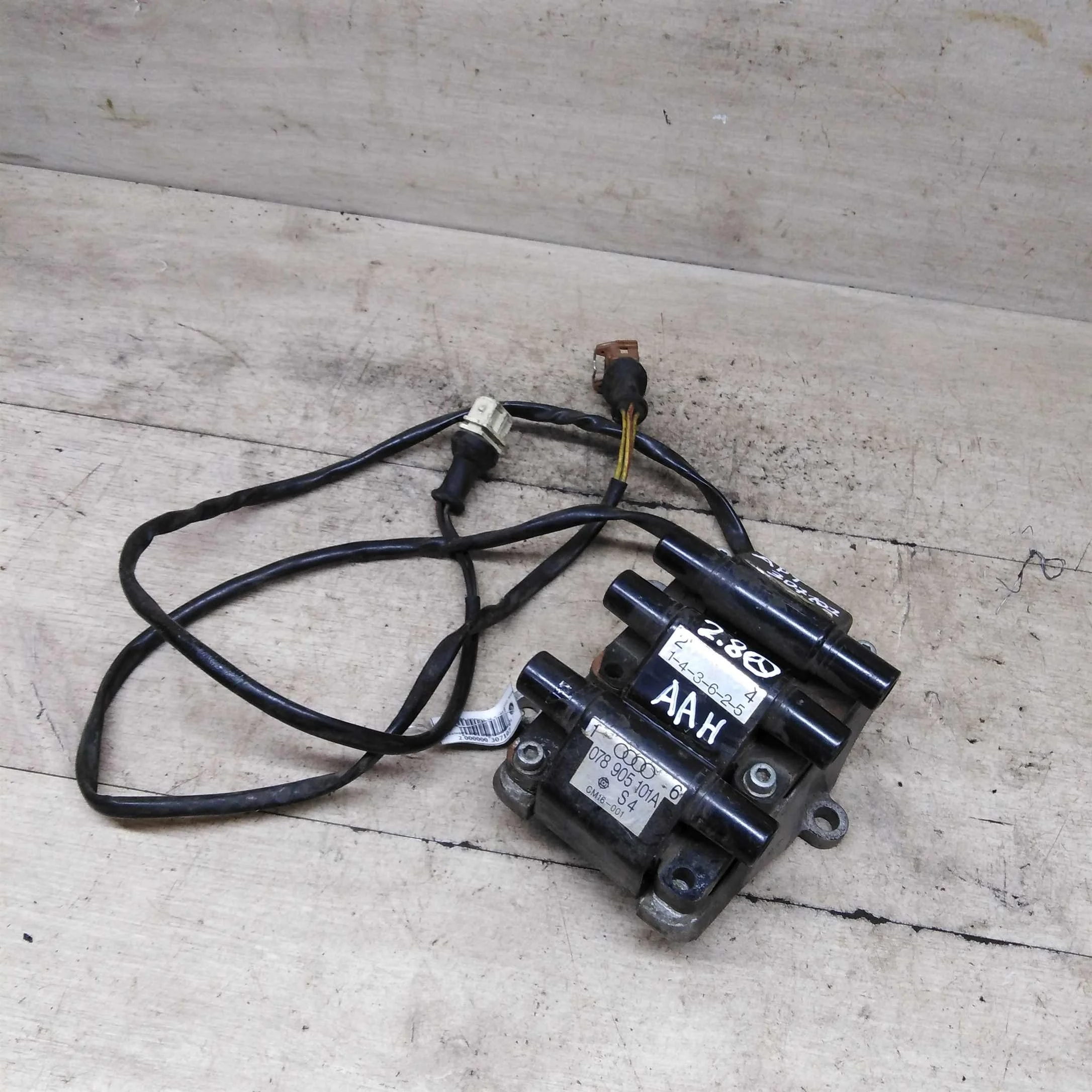 Катушка зажигания 2.6i 2.8i Audi 100 C4, Audi A6 C4, Audi A4 B5, Audi 80 B4 (арт. 88001)
