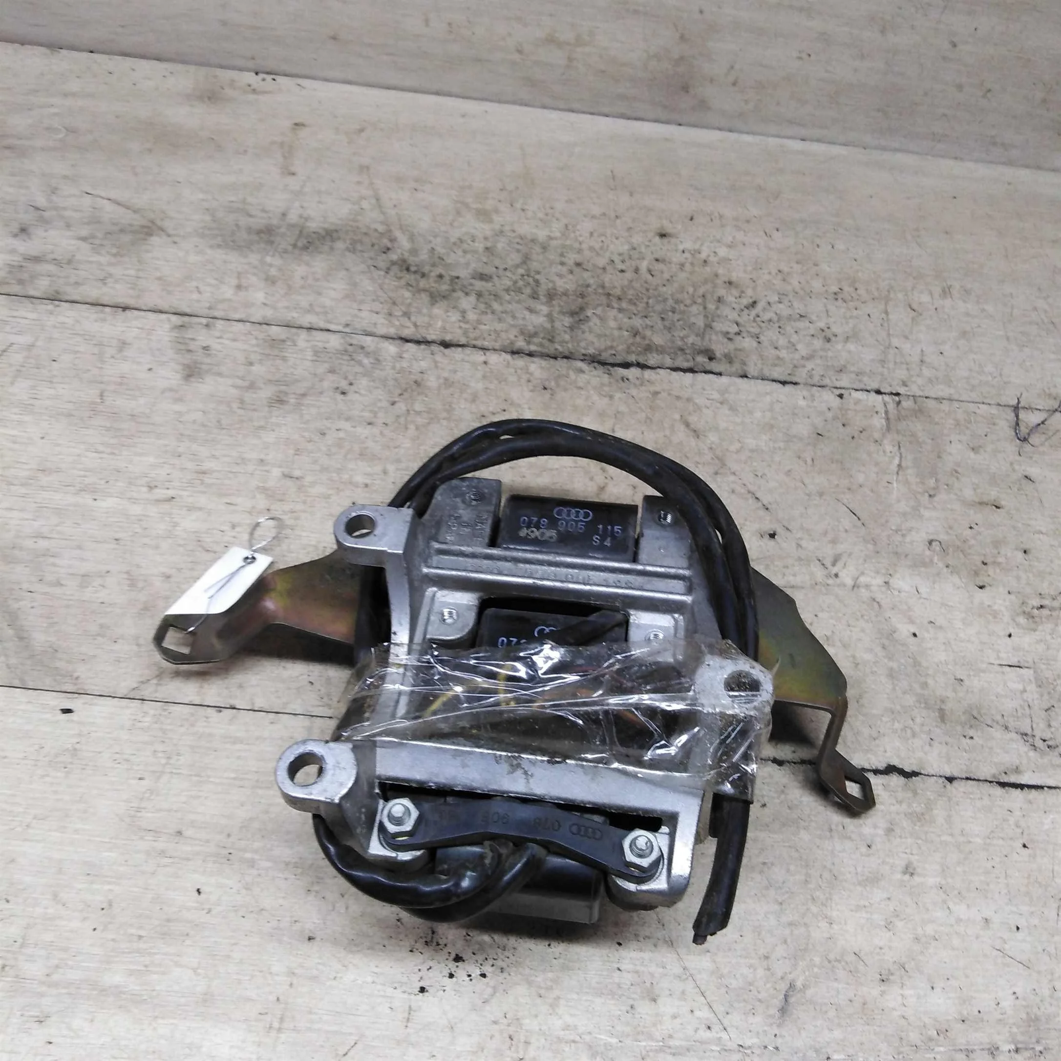 Катушка зажигания 2.6i 2.8i Audi 100 C4 Audi A6 C4 Audi A4 B5 Audi 80 B4  (арт. 88042)
