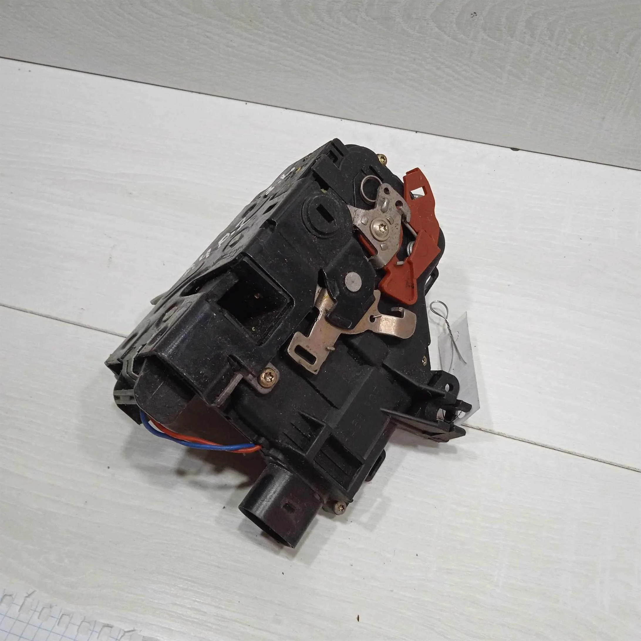 Замок двери задний левый Audi A4 b7 Audi A4 B6 (арт. 88267)