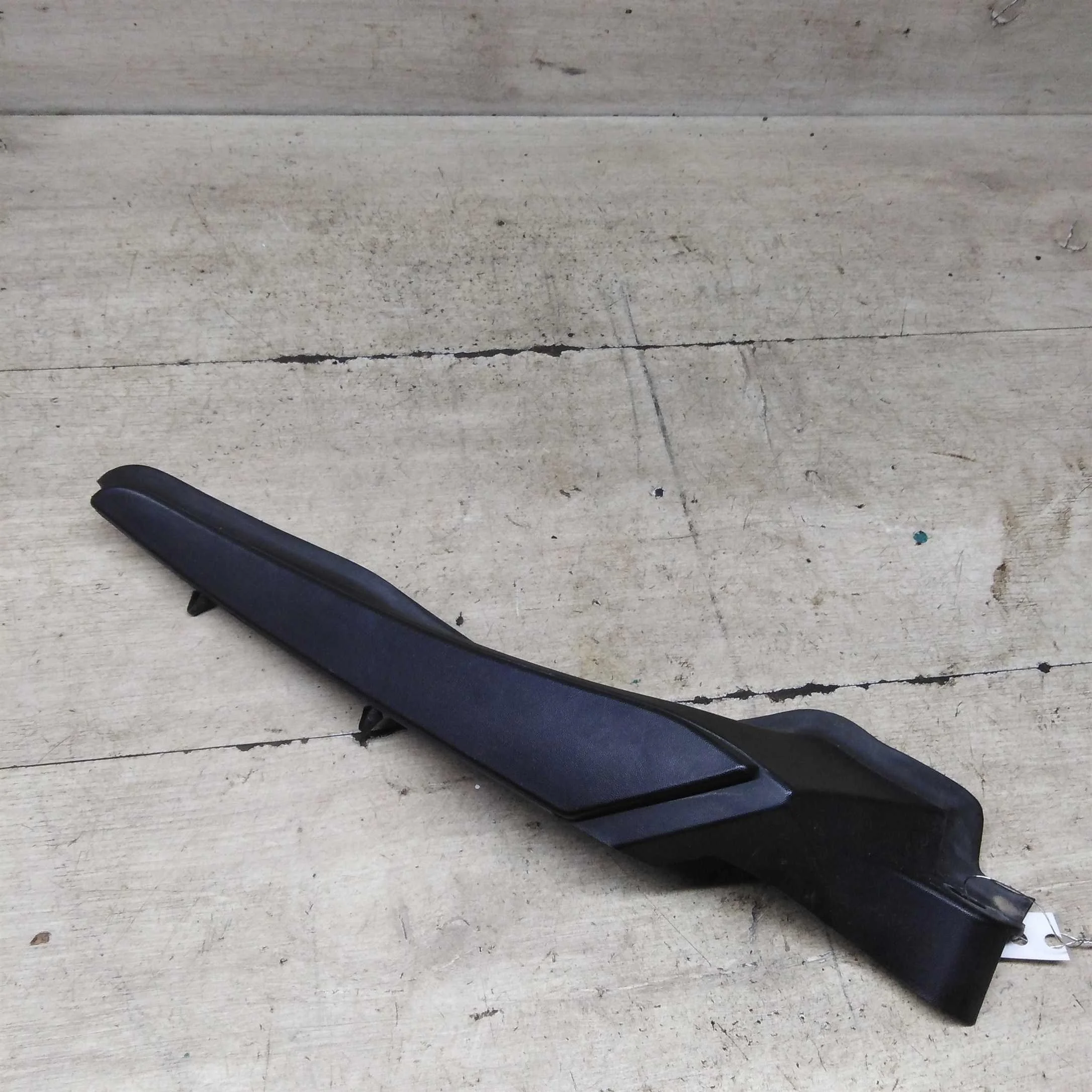 Накладка на переднее правое крыло Renault Megane III (арт. 92416)