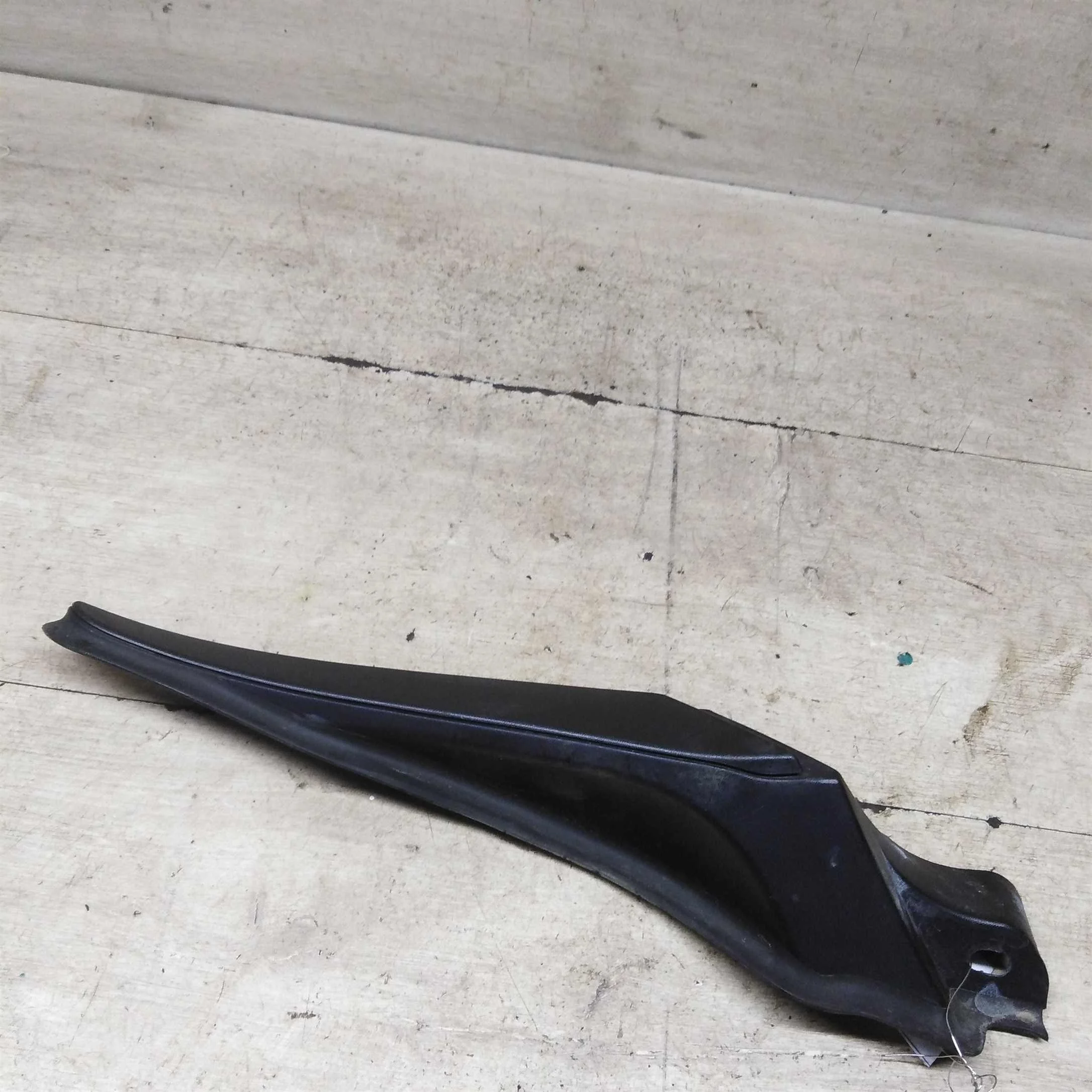 Накладка на переднее левое крыло наружная Renault Megane III (арт. 92419)