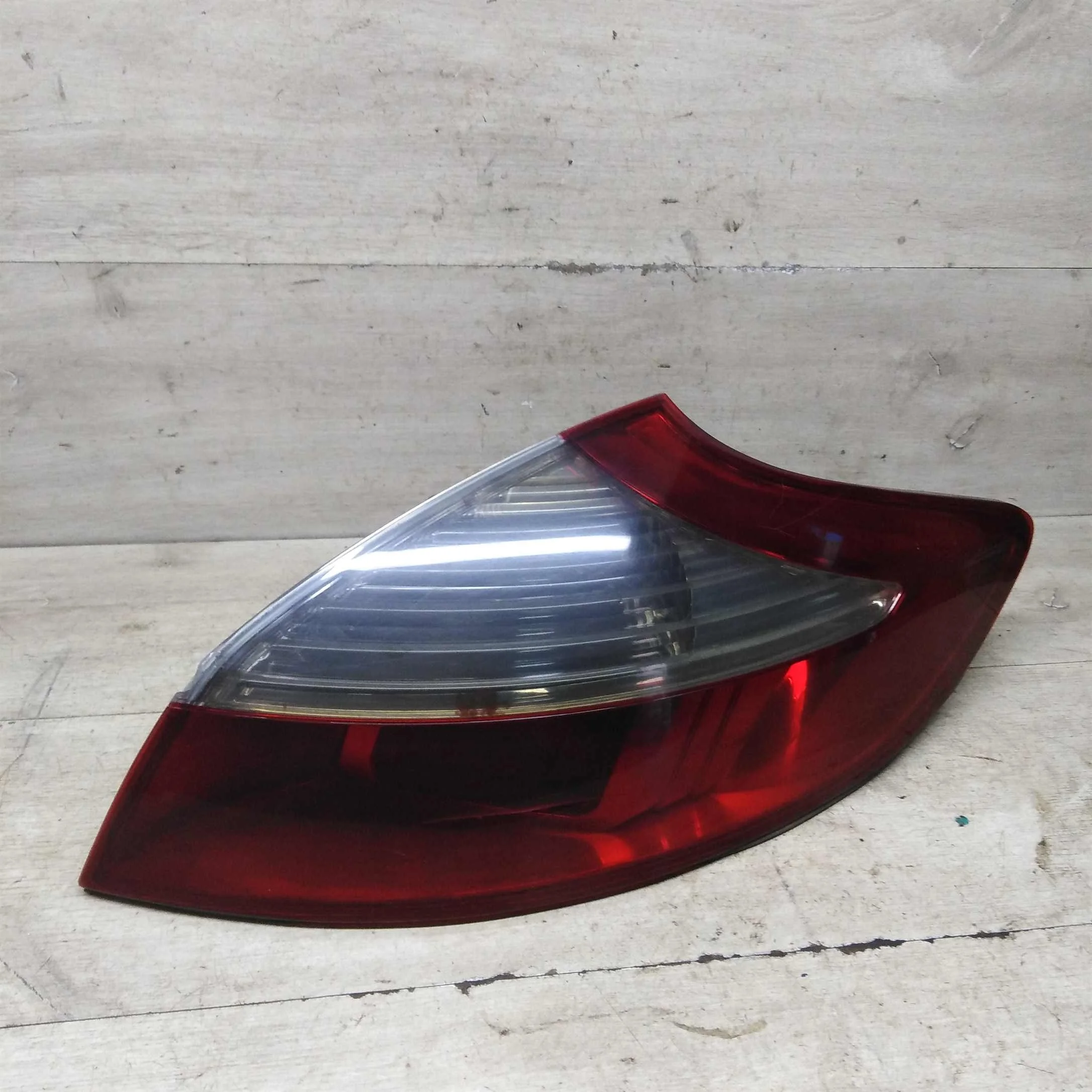 Фонарь задний правый Renault Megane III (арт. 92430)