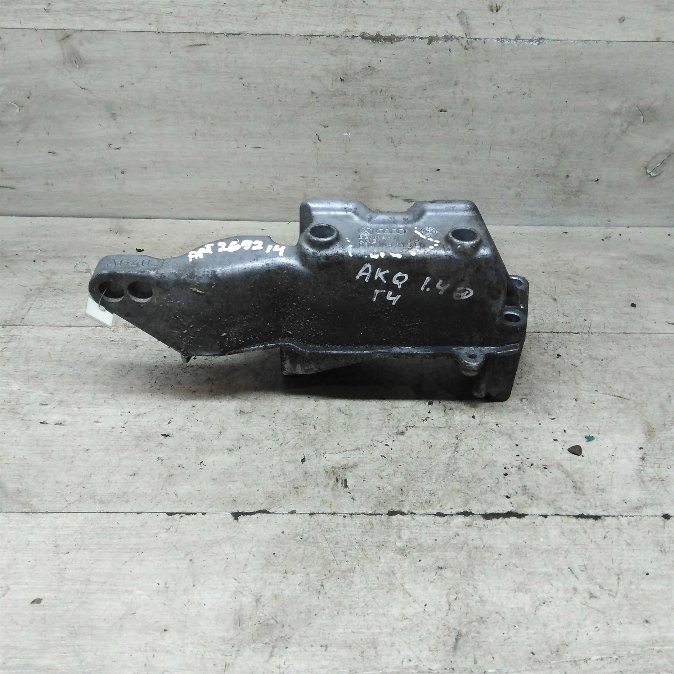 Кронштейн двигателя 1.4i Volkswagen Golf 4 Skoda Octavia Tour Volkswagen Bora Audi a3 8l  (арт. 92765)