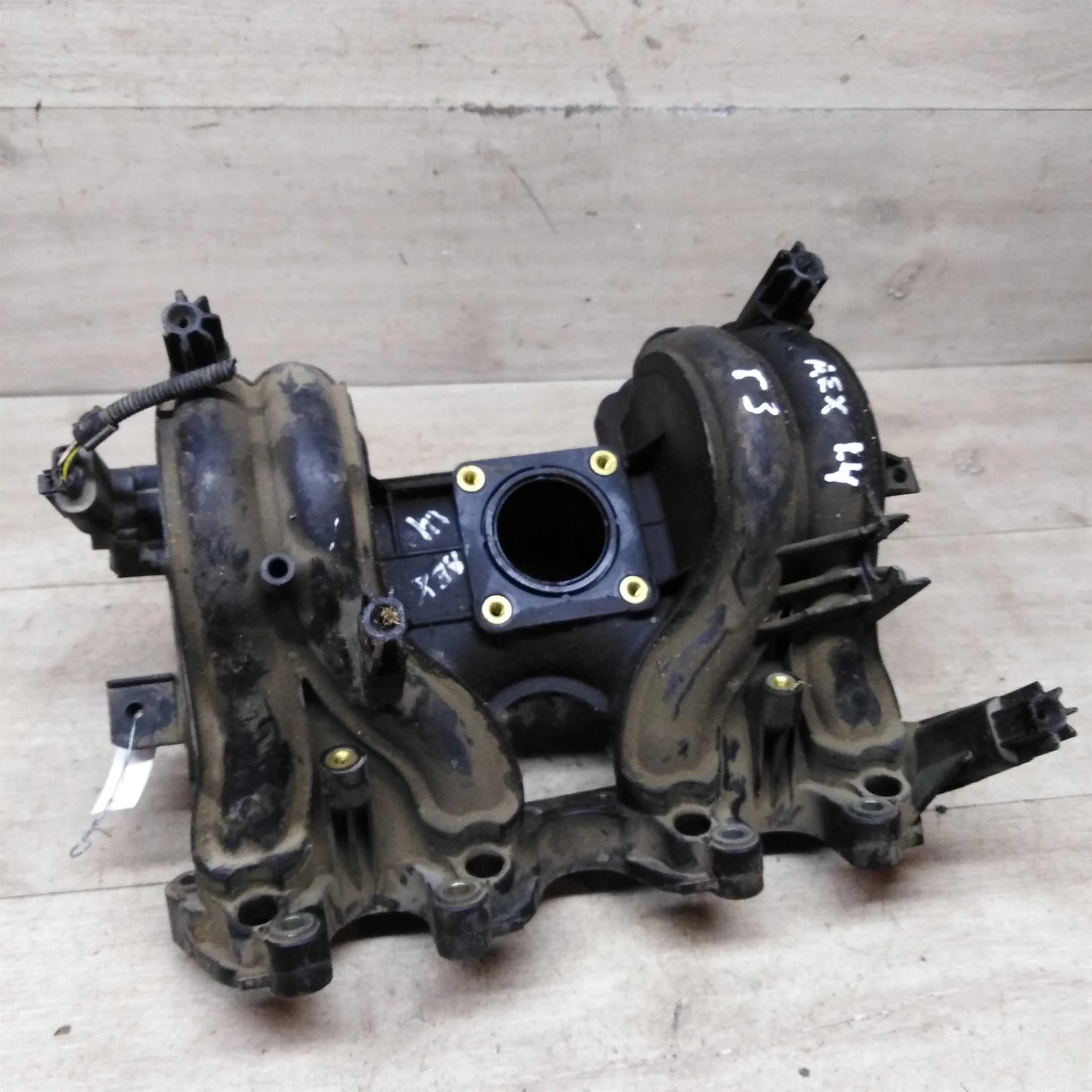 Коллектор впускной 1.4i AEX Volkswagen Golf 3  (арт. 93501)