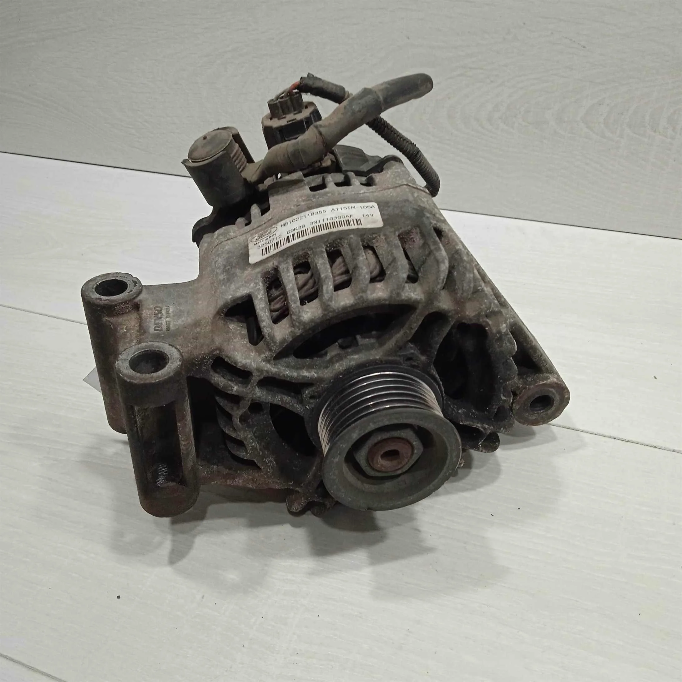 Генератор 105 ампер Ford C-Max  (арт. 93838)