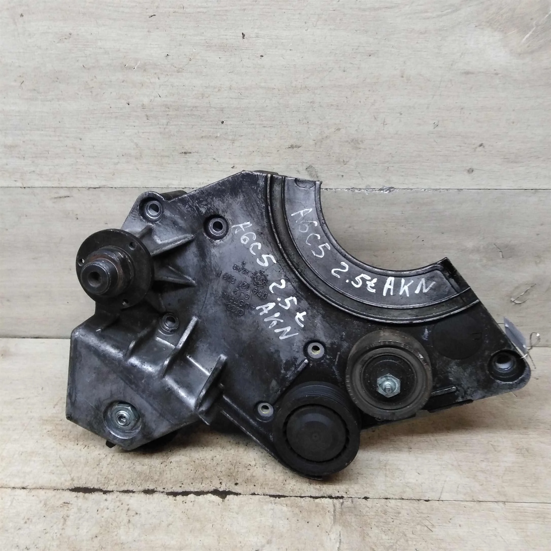 Крышка передняя 2.5 TDI подшипник вискомуфты Audi A6 C5 Audi A4 B6 8e 2.5 tdi  (арт. 94679)