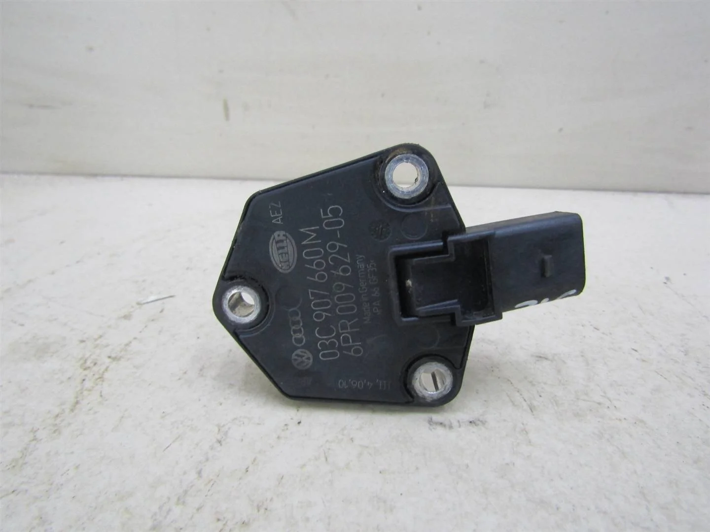 Датчик уровня масла Skoda Superb 2008-2015  [03C907660M]  1.8 CDAB в Вологде