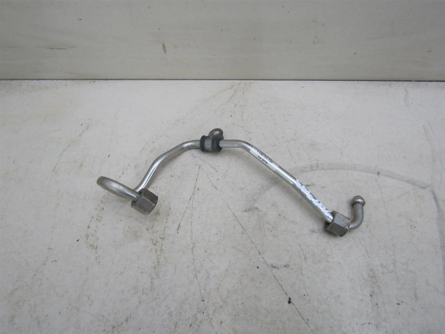 Трубка топливная Skoda Superb 2008-2015  [06J127501L]  1.8 CDAB в Вологде