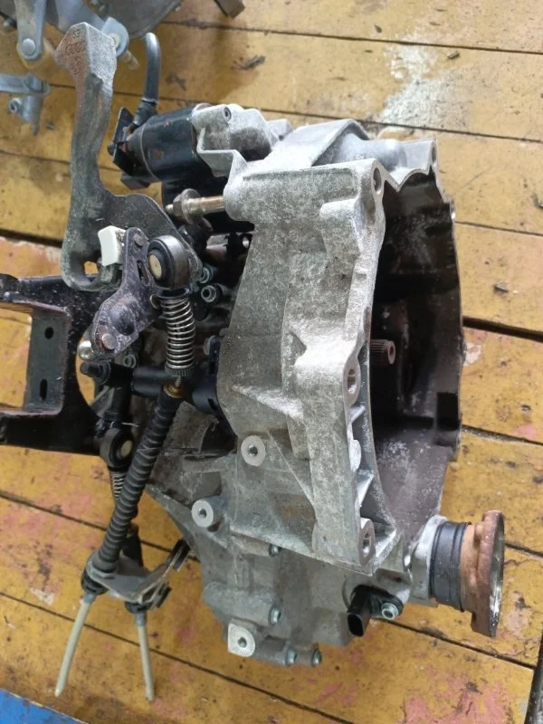 МКПП Volkswagen Polo 2005 02T301103 CGP