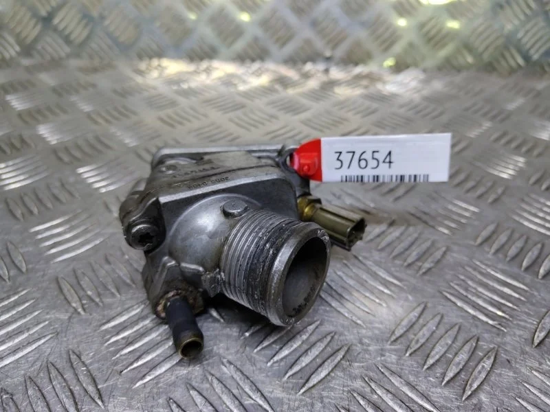 Термостат в сборе корпусом Volvo XC70 2