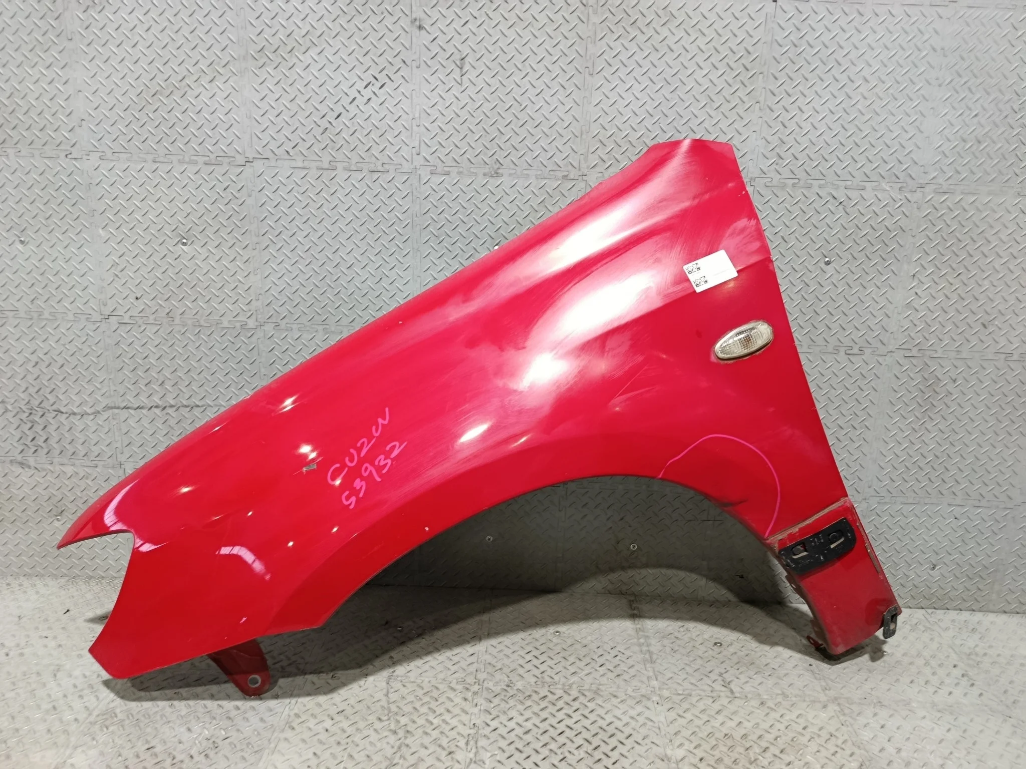 КРЫЛО MITSUBISHI AIRTREK OUTLANDER CU2W CU4W CU5W MR954675 ПЕРЕДНЕЕ ЛЕВОЕ красный, P85 S3932
