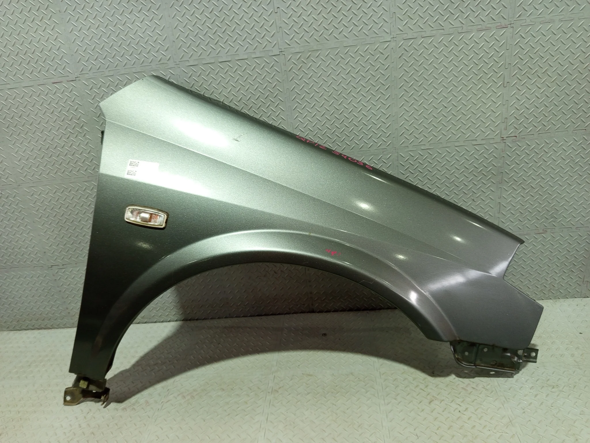 КРЫЛО NISSAN PRIMERA HP12 QP12 RP12 TNP12 TP12 WHP12 WRP12 WTNP12 WTP12 63100AU030 ПЕРЕДНЕЕ ПРАВОЕ серый, K21 S4036