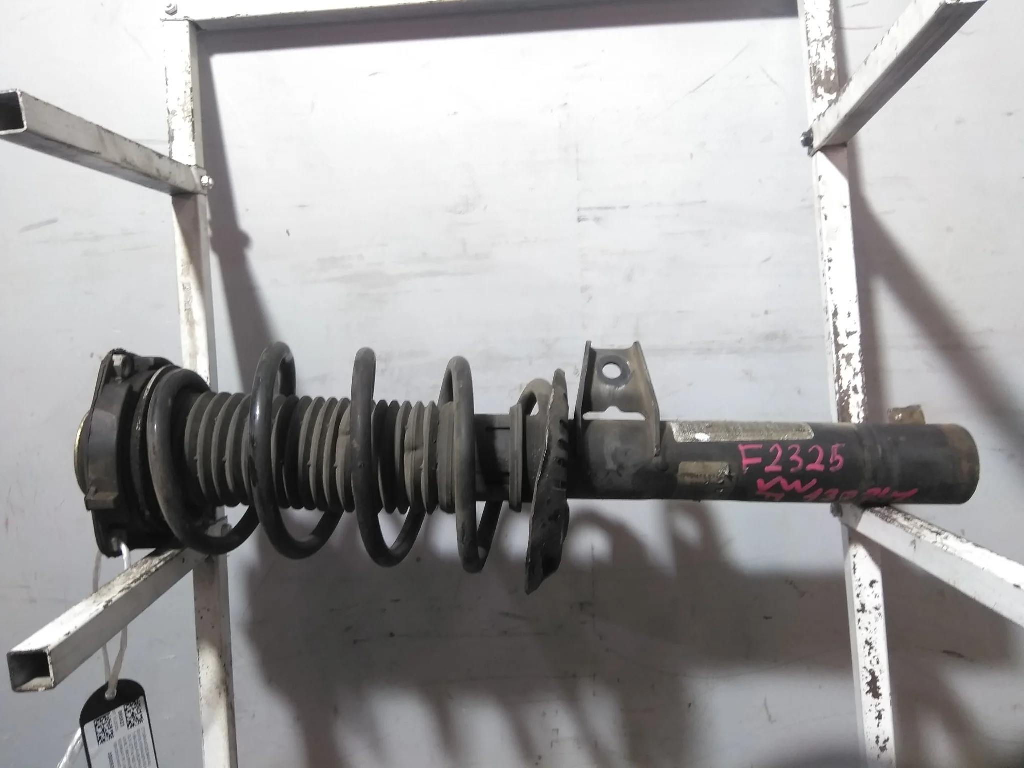 СТОЙКА ХОДОВКИ AUDI VOLKSWAGEN SEAT SKODA A3 BORA GOLF JETTA LEON OCTAVIA TOLEDO TT 1E7... 1M2 1U2 1U5 8L1 8N3 8N9 9B1 9M2 MK4 ПЕРЕДНЯЯ ПРАВАЯ 1J0413031BH 2WD 4WD F2325