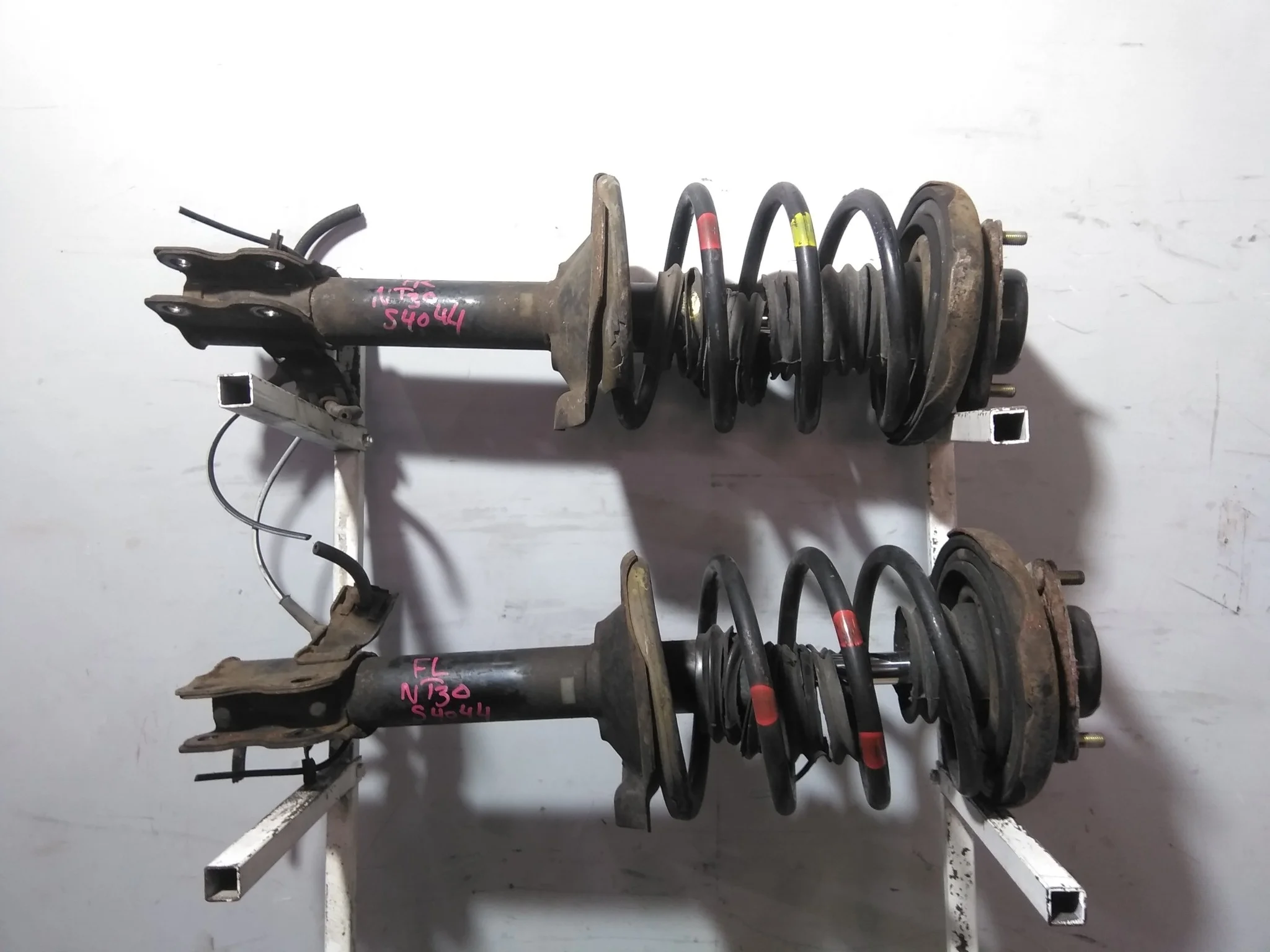 СТОЙКА ХОДОВКИ NISSAN X-TRAIL NT30 PNT30 T30 ПЕРЕДНЯЯ ЗАДНЯЯ ЛЕВАЯ ПРАВАЯ 543028H726 2WD 4WD КОМПЛЕКТ 4 ШТ. S4044