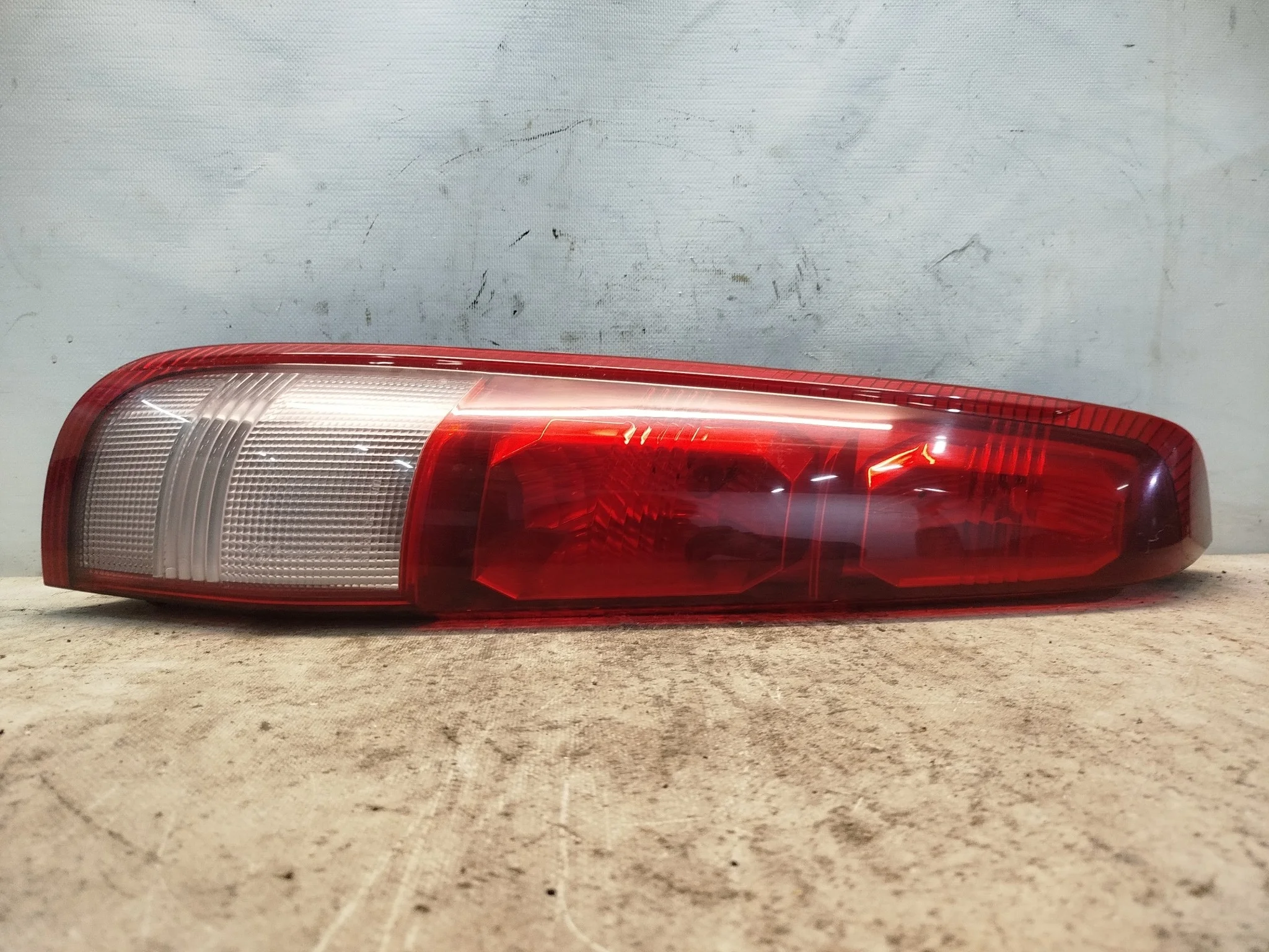 ФОНАРЬ NISSAN X-TRAIL NT30 PNT30 T30 4913 РОЗОВЫЙ 2 МОДЕЛЬ ЛЕВЫЙ 26555EQ00A S4044