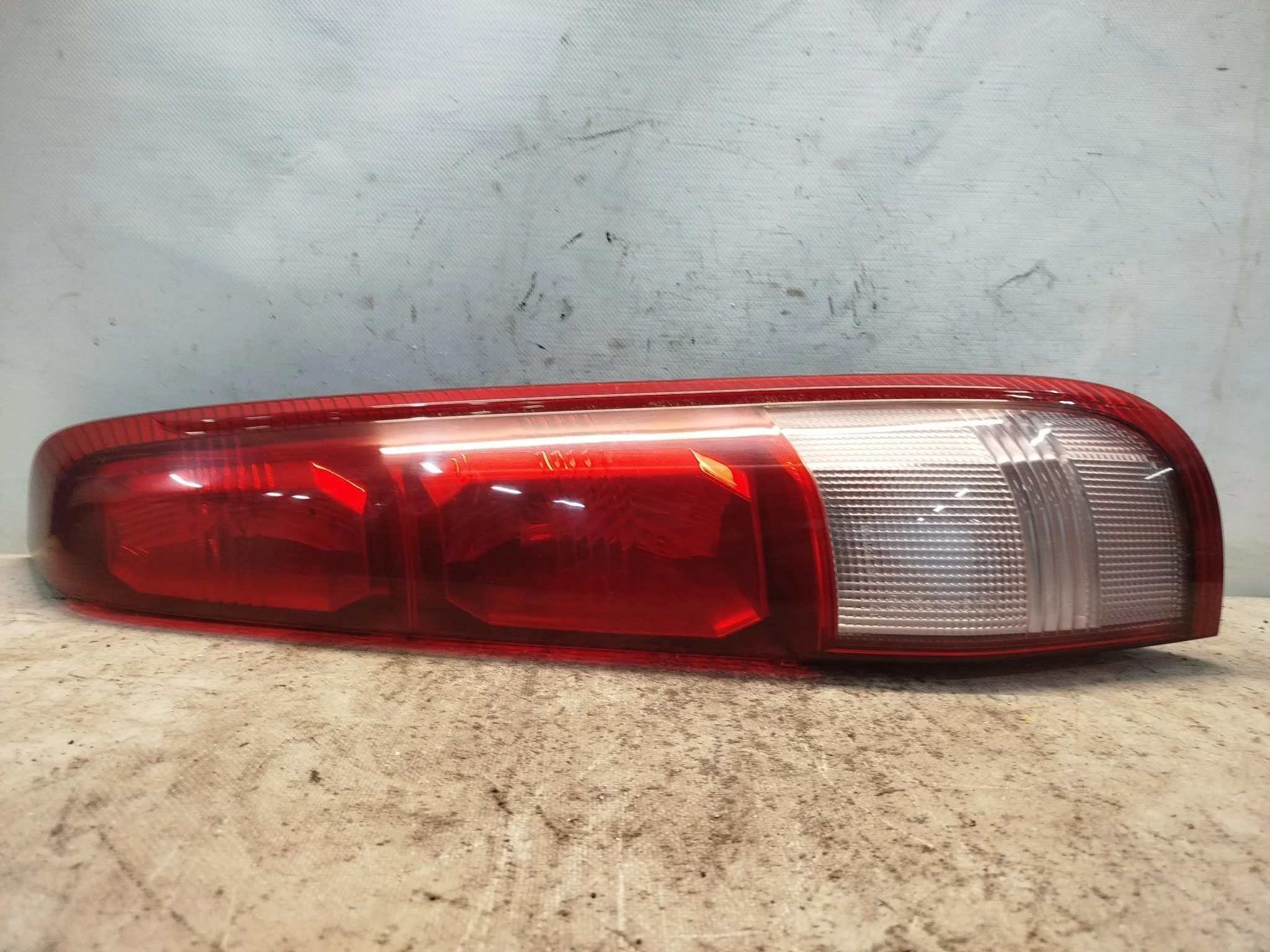 ФОНАРЬ NISSAN X-TRAIL NT30 PNT30 T30 4913 РОЗОВЫЙ 2 МОДЕЛЬ ПРАВЫЙ 26550EQ00A S4044