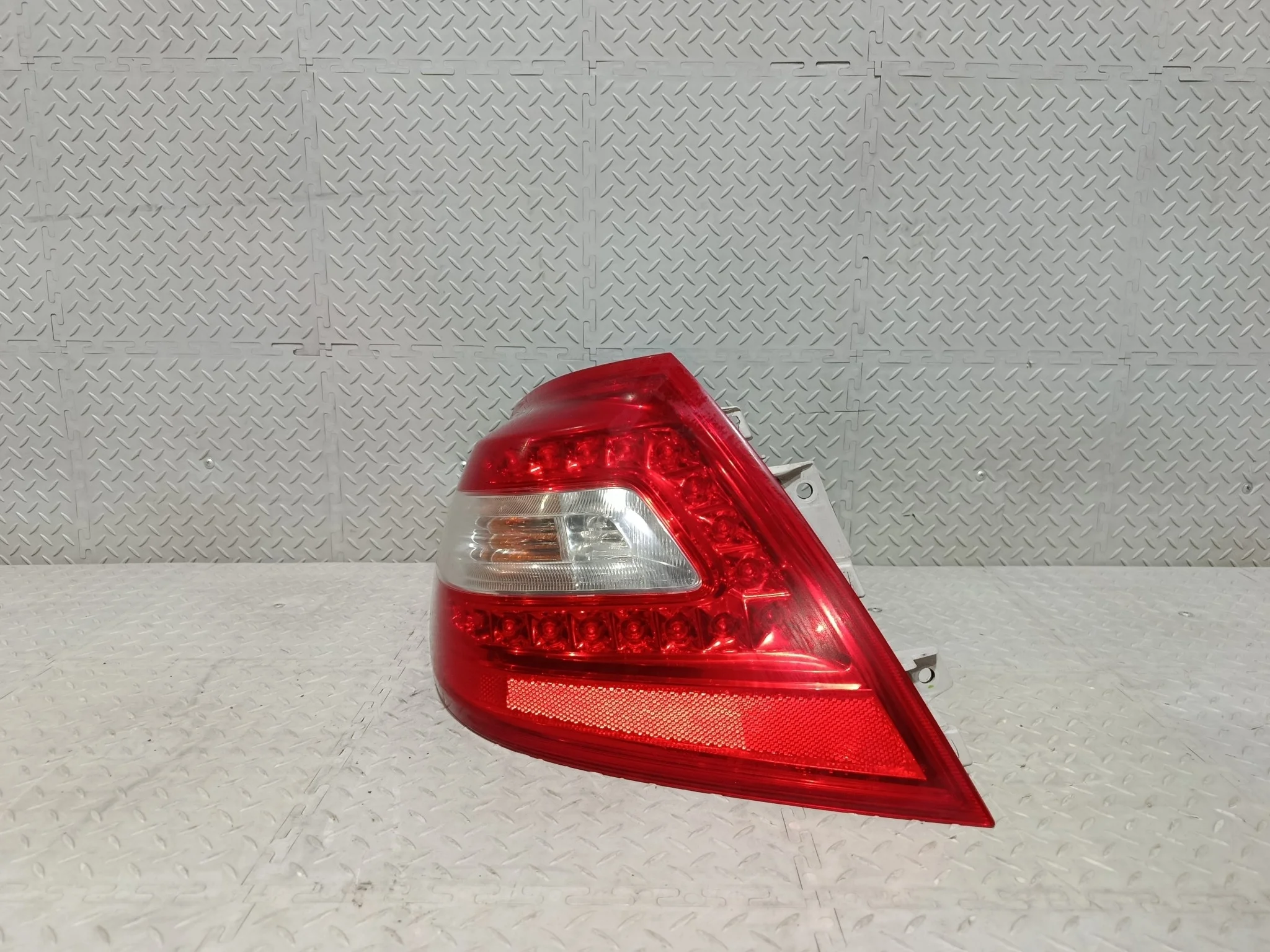 ФОНАРЬ NISSAN TEANA J32 PJ32 TNJ32 7271 1 МОДЕЛЬ ЛЕВЫЙ 26555JN00A XE323
