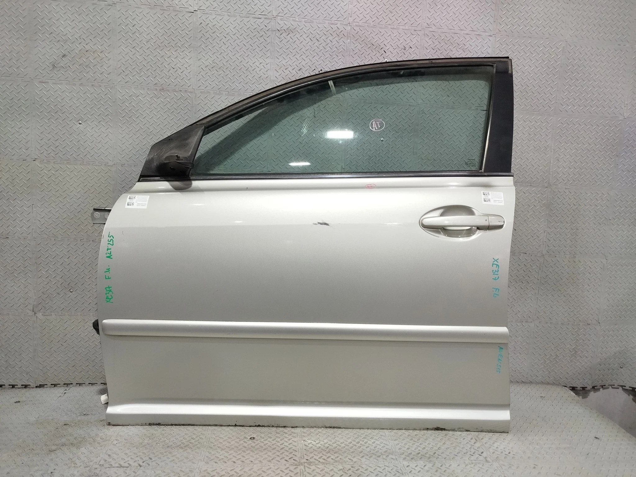 ДВЕРЬ TOYOTA AVENSIS ADT250 ADT251 AZT250 AZT250W AZT251 AZT251W AZT255 AZT255W CDT250 ZZT250 ZZT251 6700205050 ПЕРЕДНЯЯ ЛЕВАЯ БЕЗ СТЕКЛОПОДЪЕМНИКА серебро, 1C0 XE317