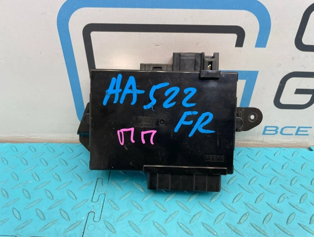 Блок сиденья Volvo Xc90 2005 30739042 C B5254T2 2.5, передний правый