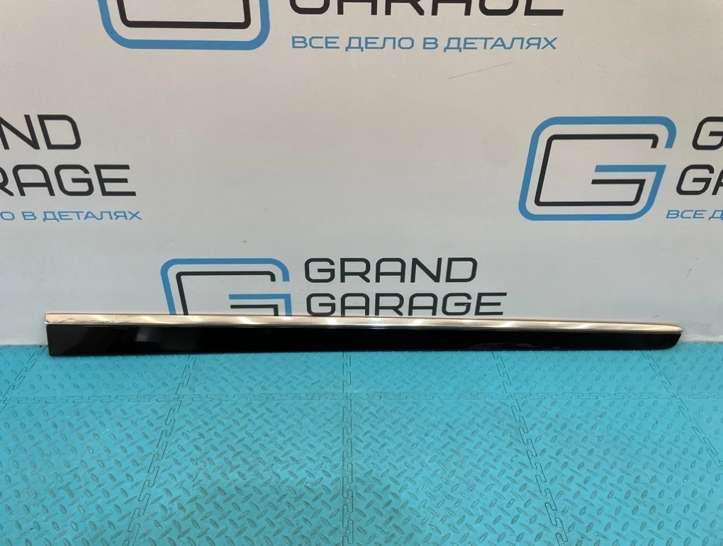 Молдинг двери Mercedes-Benz Gl-Class 2011 A1646905262 X164 642.820 3.0, передний правый