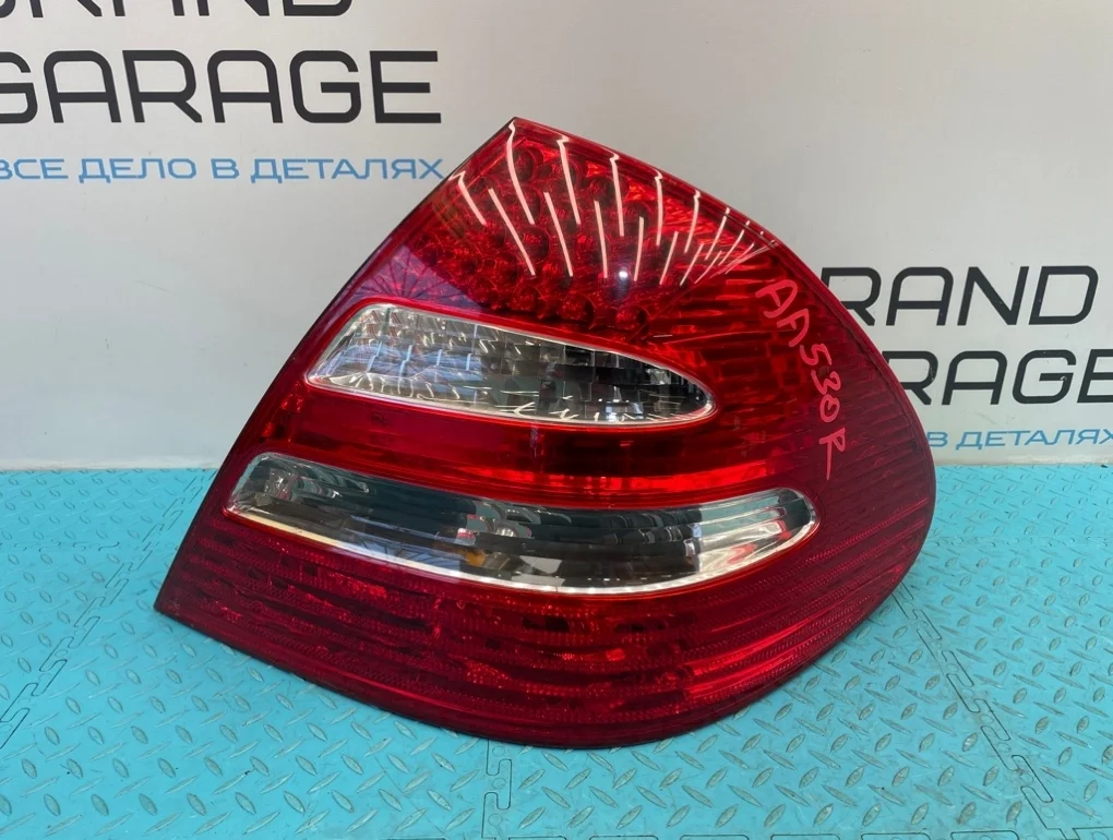 Фонарь Mercedes-Benz E-Class 2002 A2118200664 W211 112.949 3.2, правый