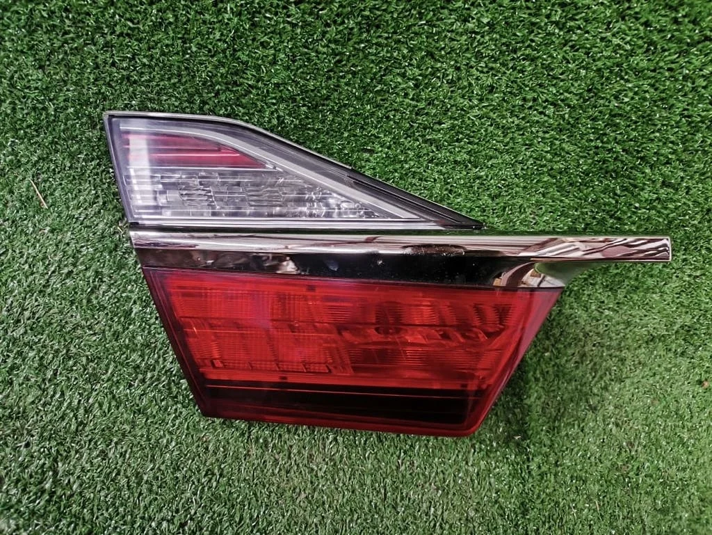 Б.у. фонарь внутренний TOYOTA CAMRY V50 ASV50 TOYOTA CAMRY V50 ASV50