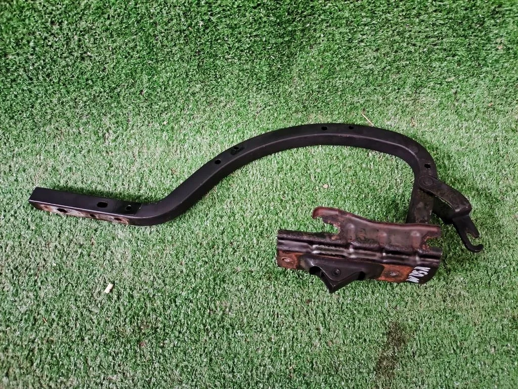 Б.у. петля багажника TOYOTA CAMRY V50 ASV50 TOYOTA CAMRY V50 ASV50