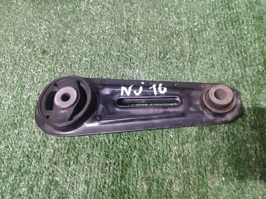 Б.у. опора двигателя NISSAN QASHQAI J10 NISSAN QASHQAI J10