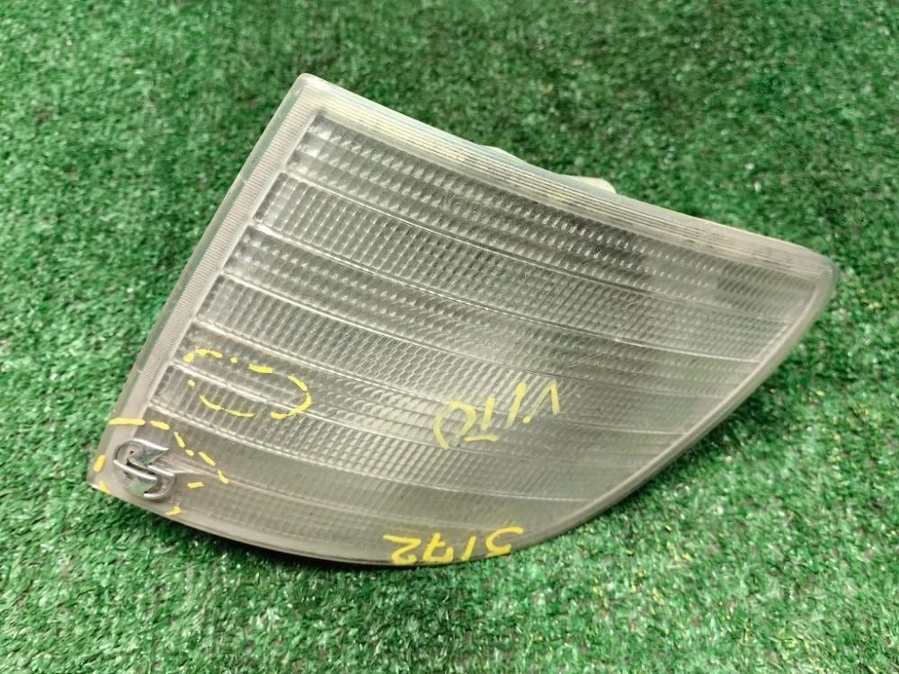 Указатель поворота левый Mercedes Vito W638