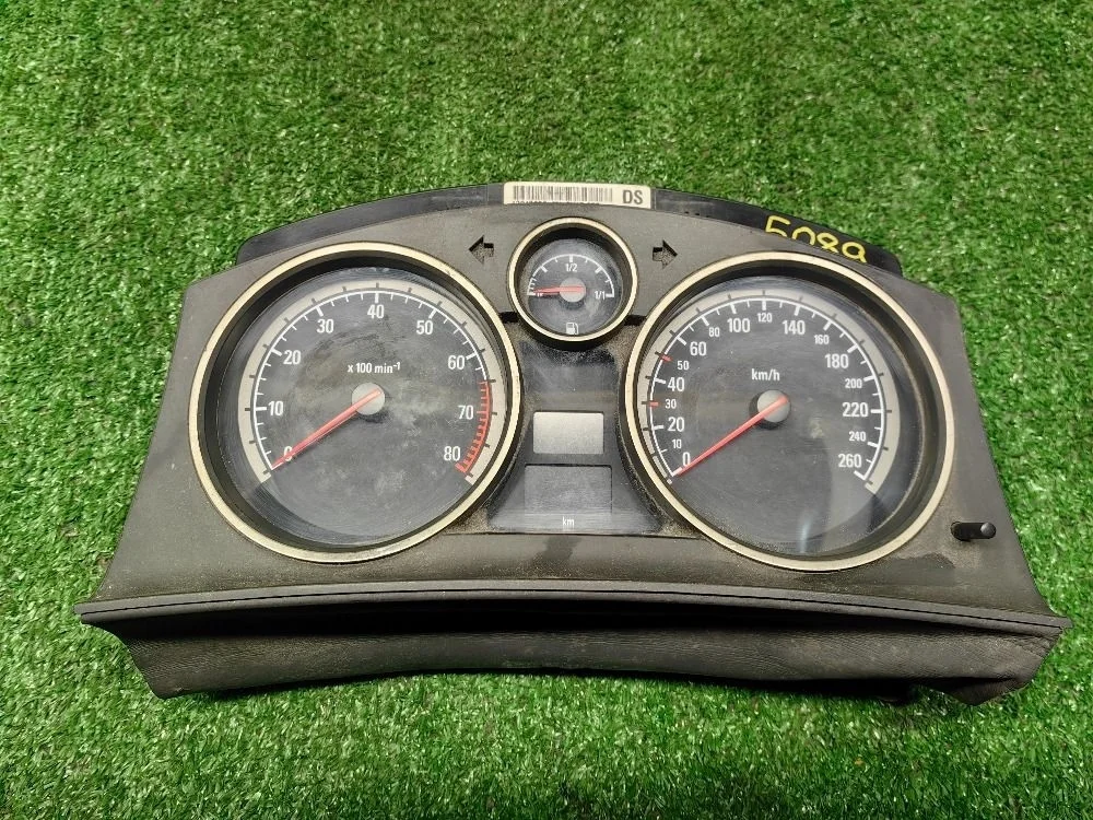 Панель приборов Opel Astra H