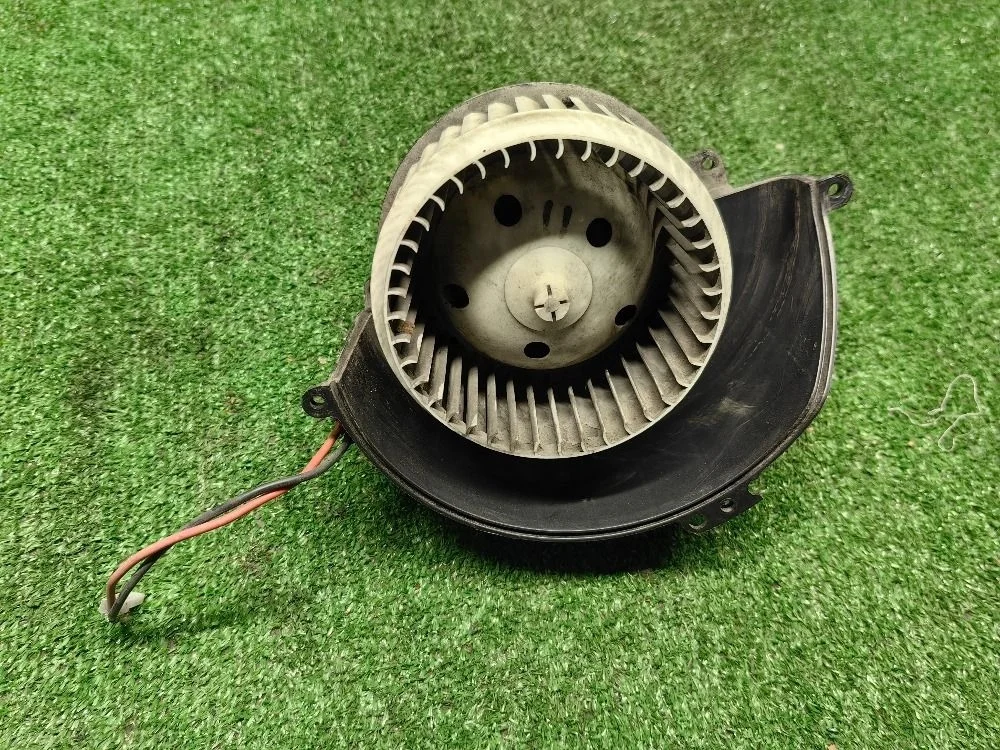 Моторчик отопителя Opel Astra H