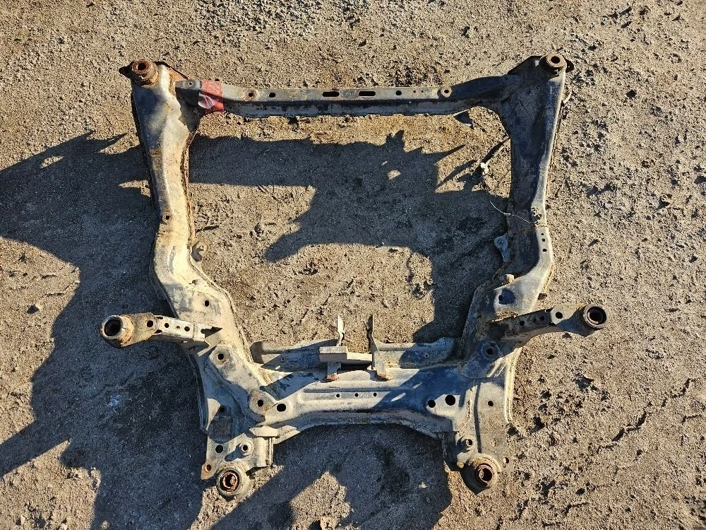 Передний подрамник на Mazda 6 GH 2.0