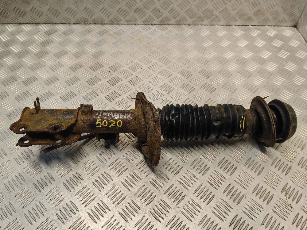 Стойка амортизатора передняя правая Hyundai Solar