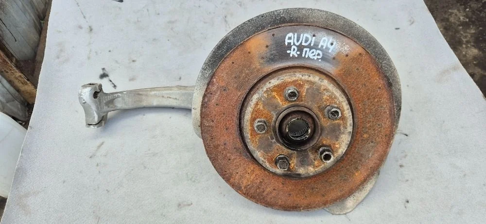 Кулак поворотный передний правый для Audi A4 (B8)