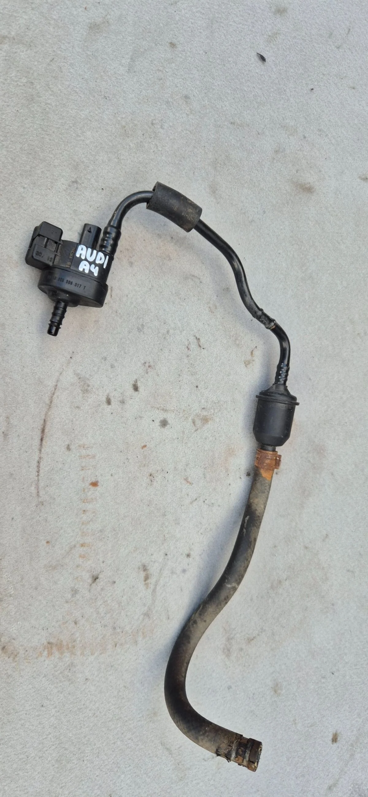 Клапан вентиляции топливного бака для Audi A4 (B8)