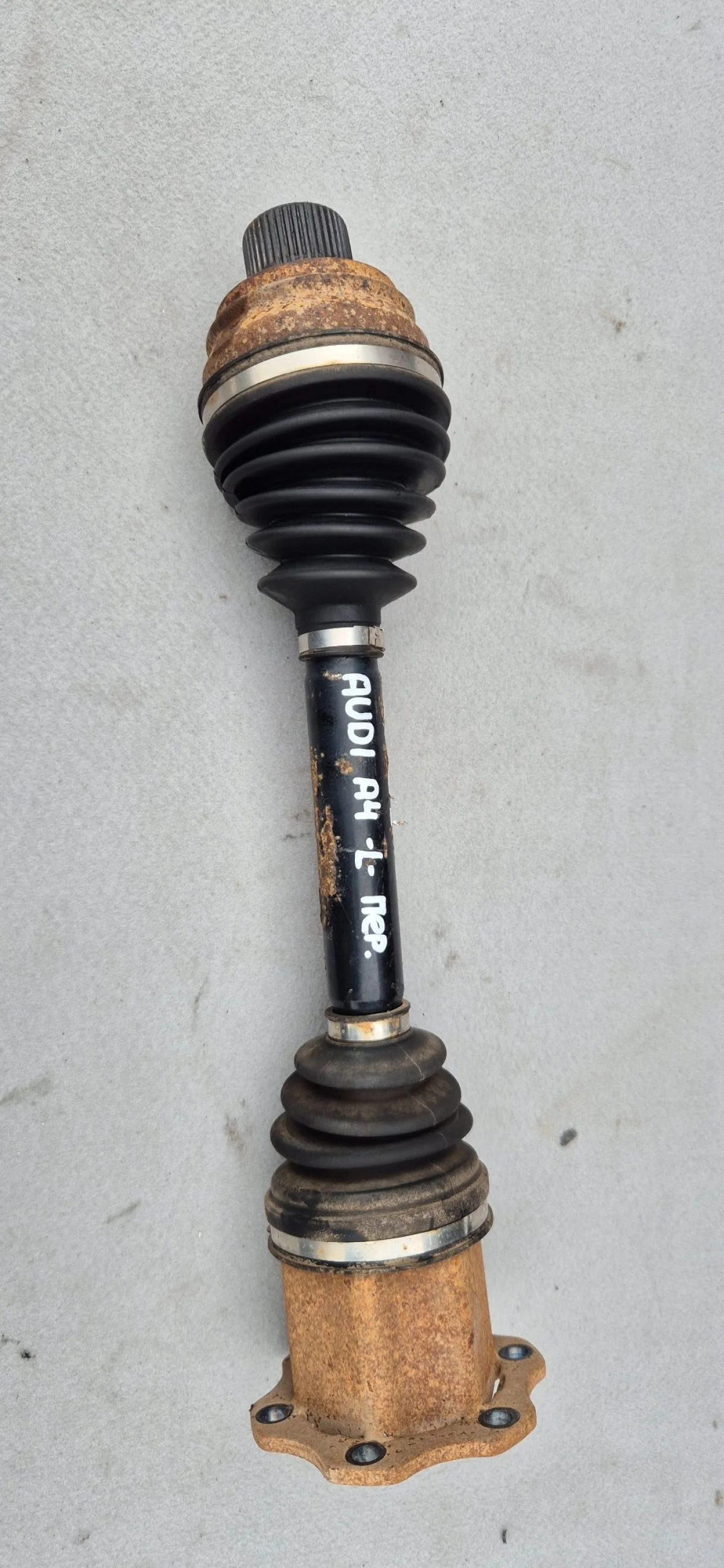 Полуось передняя для Audi A4 (B8) 2007-2015