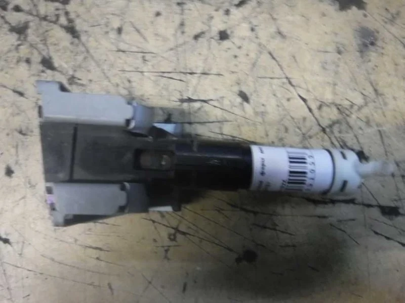 Форсунка омывателя фары Mazda 6 GH